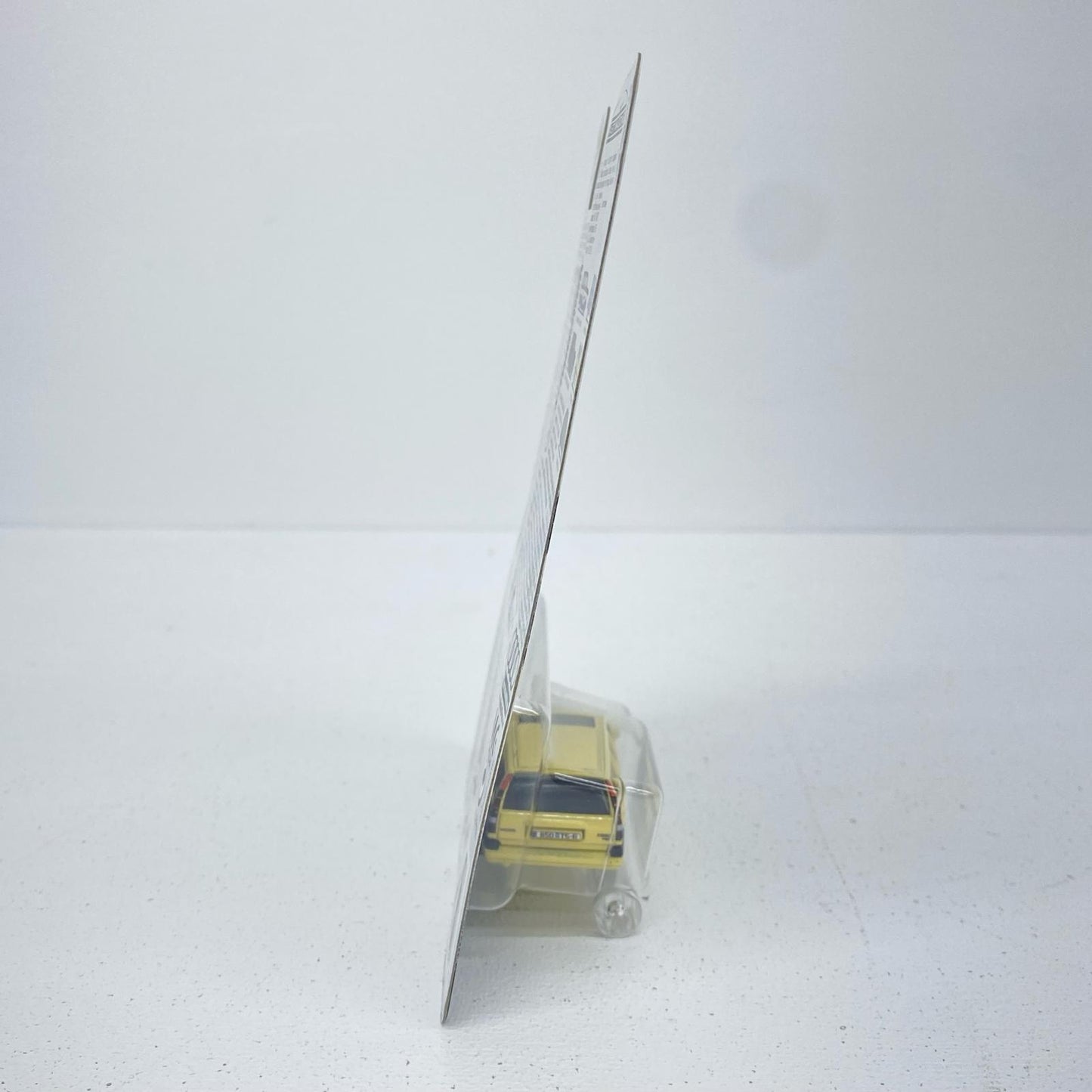 1/64ボルボ850エステート(イエロー×ブラック)「HotWheelsカーカルチャーファストワゴン」[GRJ67]