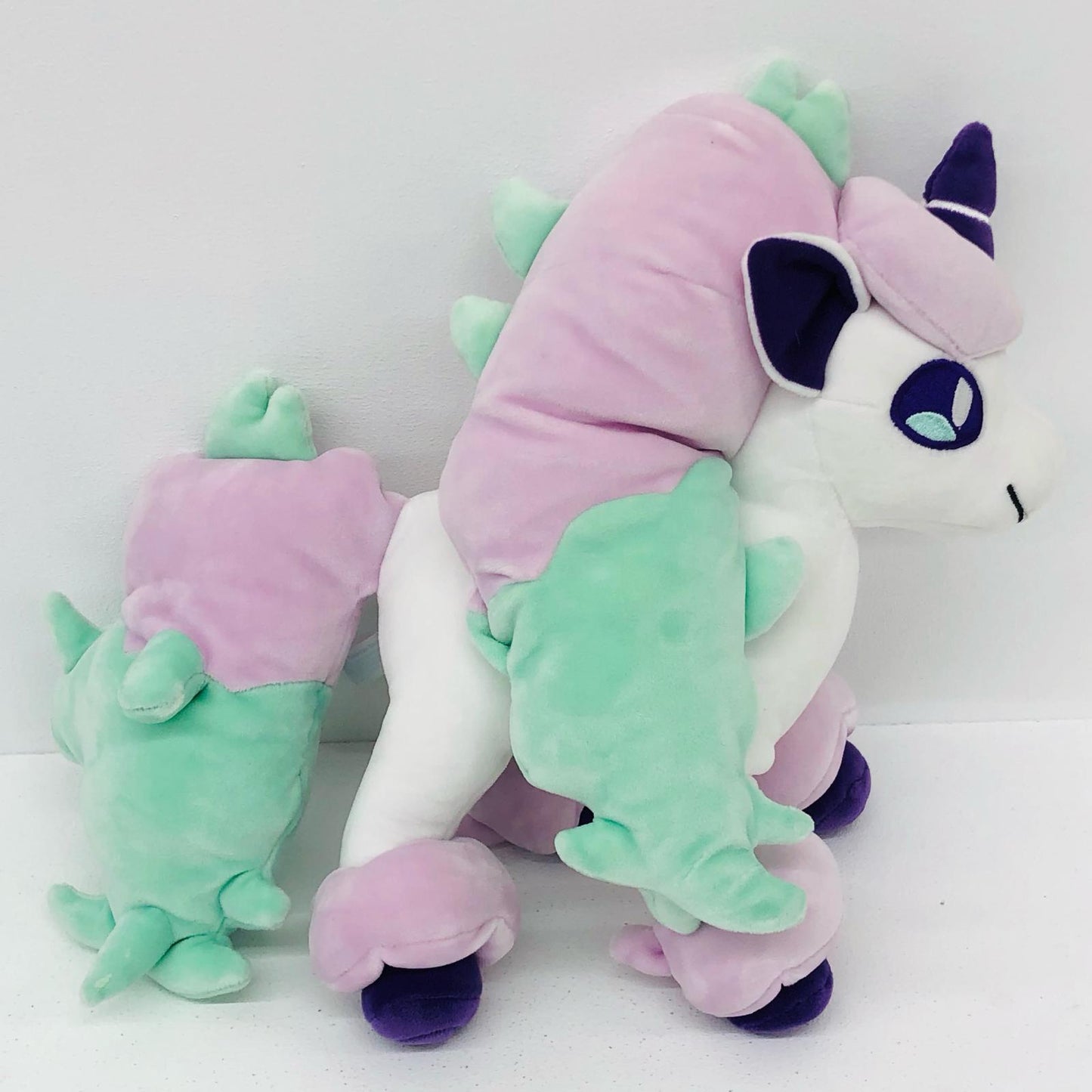 ぬいぐるみ HELLO PONYTA ガラルポニータ ぬいぐるみ 「ポケットモンスター」 ポケモンセンター限定 ガラルポニータ HELLO PONYTA【瀬戸大橋店】