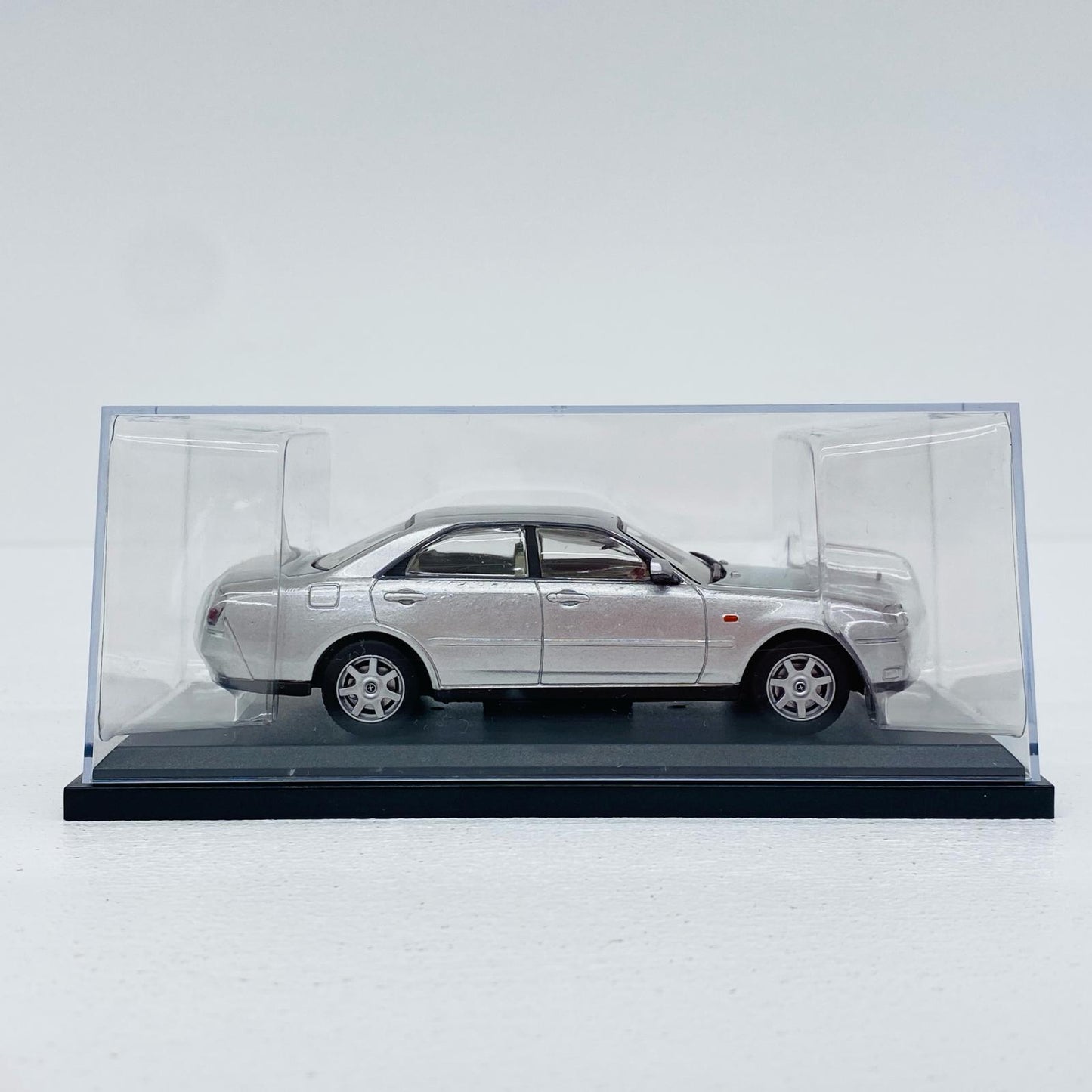 国産名車コレクション 1/43 日産 グロリア 200