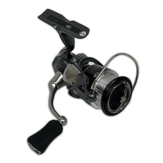 【フィッシング/釣り/釣具/リール】 【スピニングリール】Daiwa | ダイワ 24ルビアス LT2000S-P