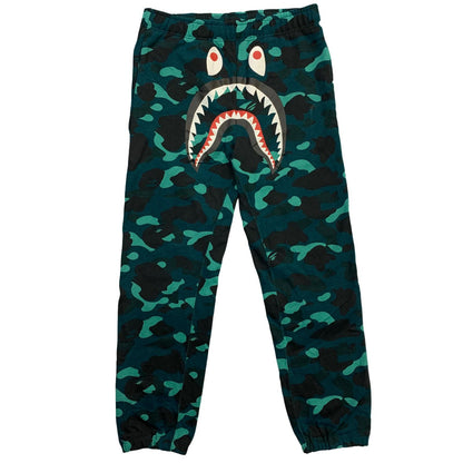 A BATHING APE | アベイシングエイプ COLOR CAMO SHARK PANTS パンツ 001PTM301009M グリーン サイズ：L