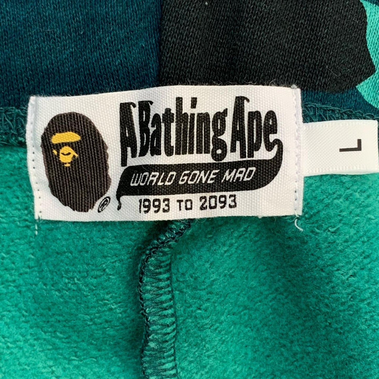 A BATHING APE | アベイシングエイプ COLOR CAMO SHARK PANTS パンツ 001PTM301009M グリーン サイズ：L