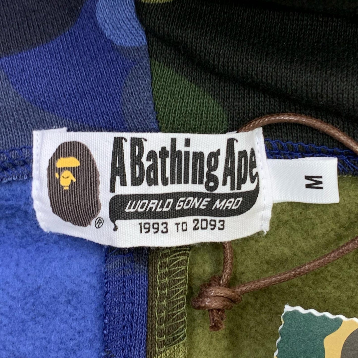 A BATHING APE | アベイシングエイプ SPLIT COLOR CAMO SHARK HOODIE パーカー サイズ：M