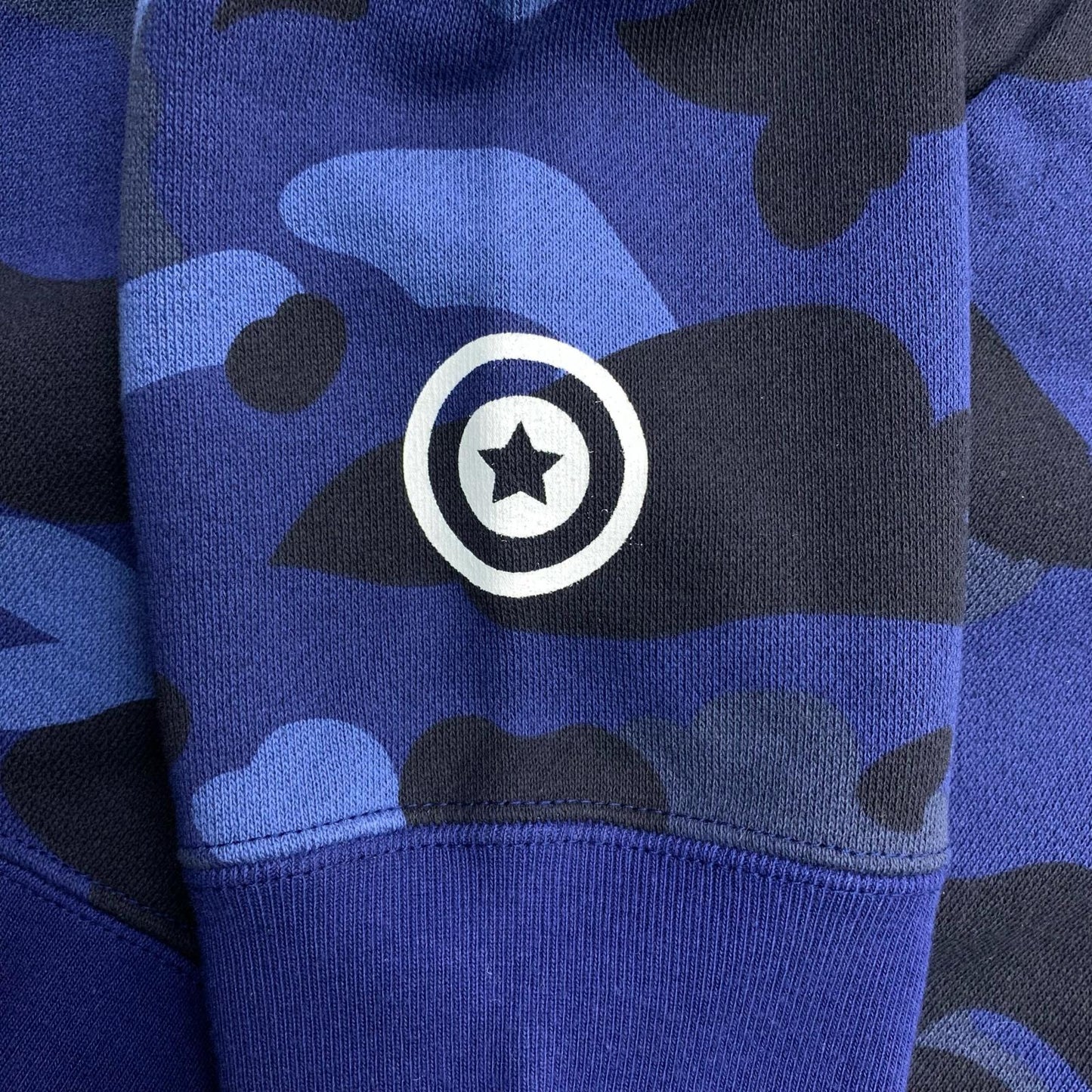 A BATHING APE | アベイシングエイプ SPLIT COLOR CAMO SHARK HOODIE パーカー サイズ：M