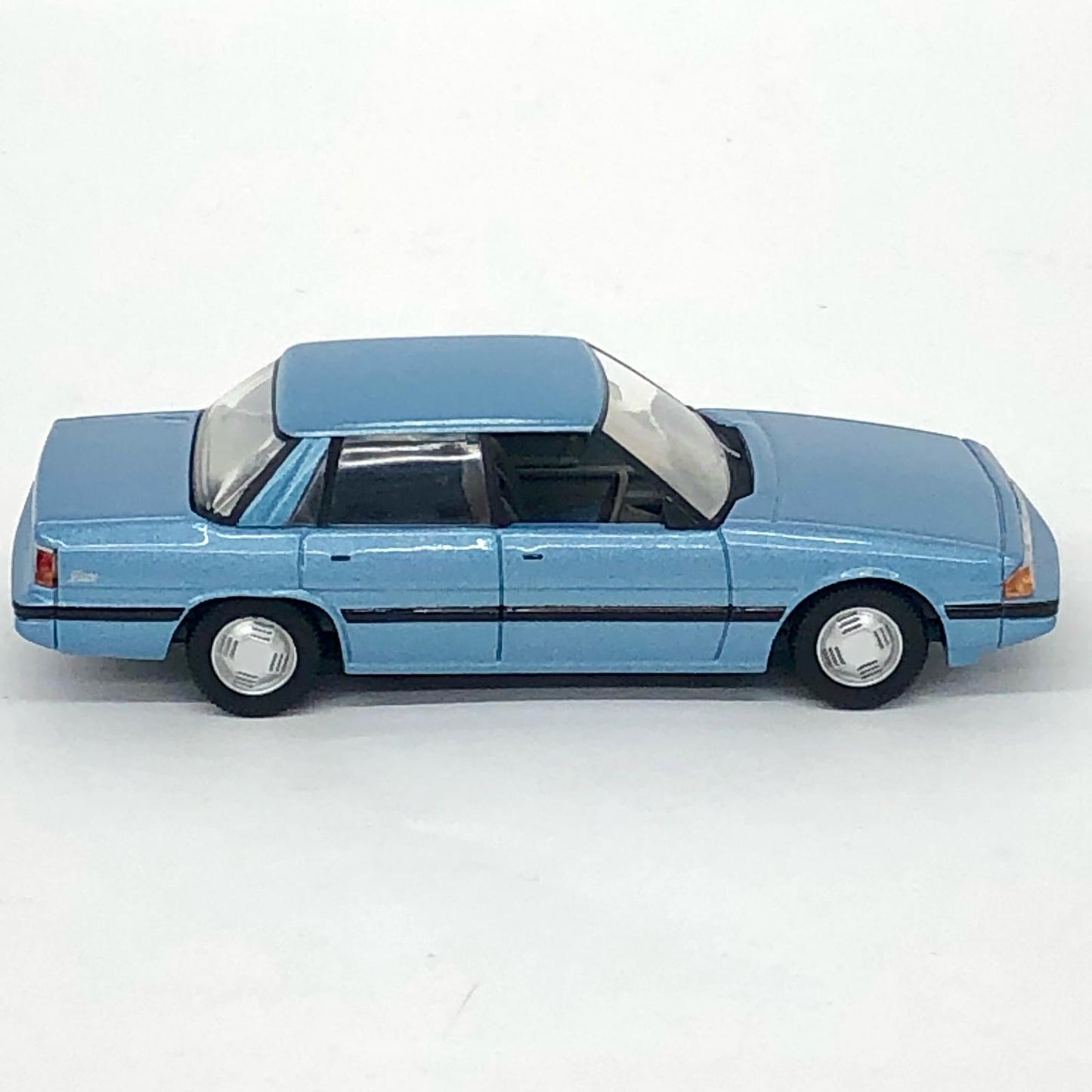 おもちゃ・玩具 1/64 LV-N01a マツダ ルーチェ(スカイブルー) 「トミカリミテッドヴィンテージNEO」 [211570] マツダ ルーチェ LV-N01a '1/64 211570【加古川店】