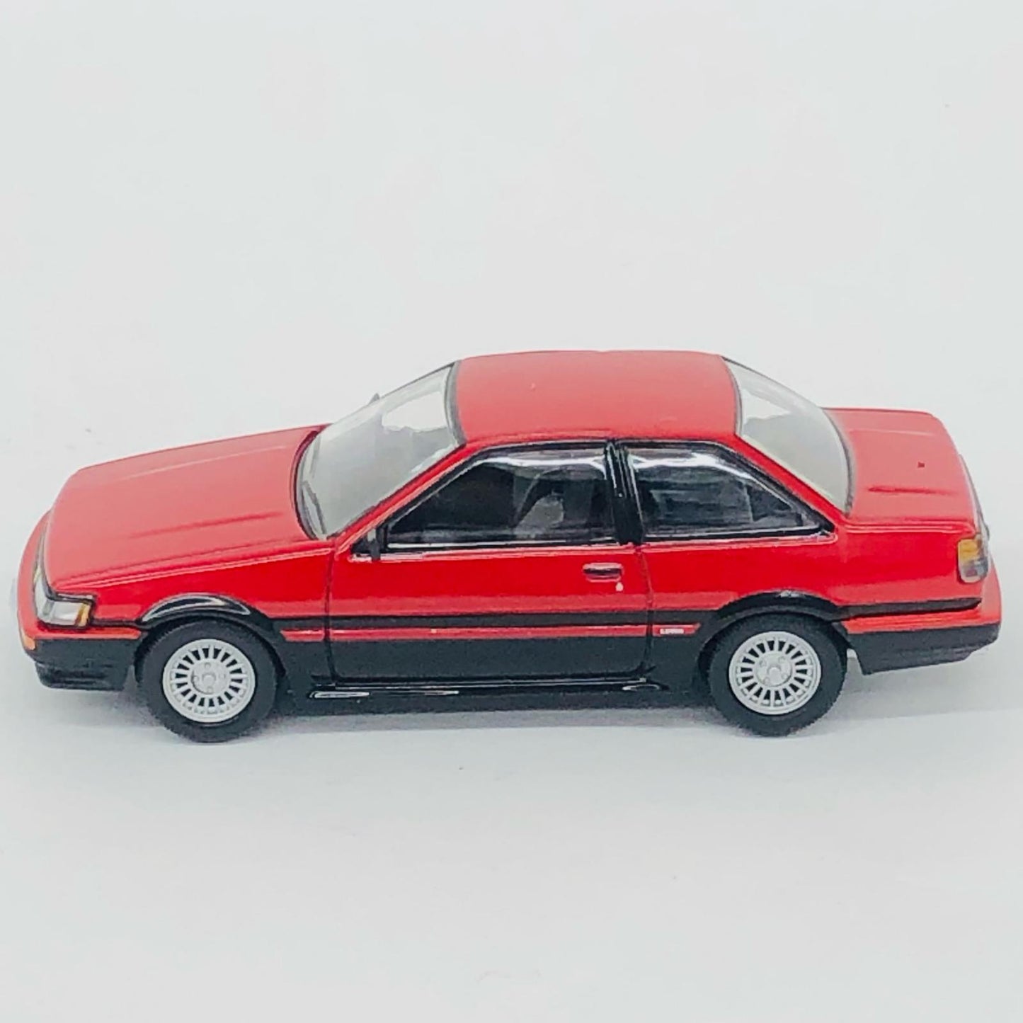 おもちゃ・玩具 1/64 LV-N304a トヨタ カローラレビン 2ドア GT-APEX 85年式(レッド×ブラック) 「トミカリミテッドヴィンテージNEO」 [327189] トヨタ カローラレビン 2ドア GT-AP LV-N304a '1/64 327189【加古川店】