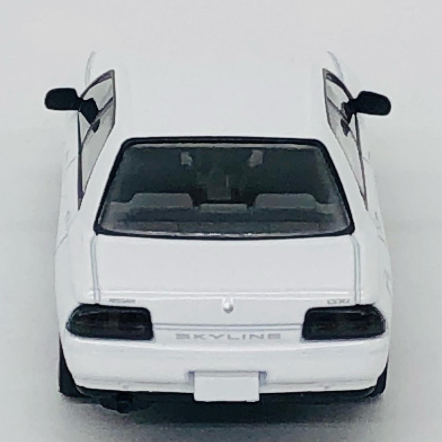おもちゃ・玩具 1/64 LV-N194d 日産スカイライン 4ドアスポーツセダン GXi Type X (ホワイト) 92年式 「トミカリミテッドヴィンテージNEO」 [329060] 日産スカイライン 4ドアスポーツセダン LV-N194d '1/64 329060【加古川店】
