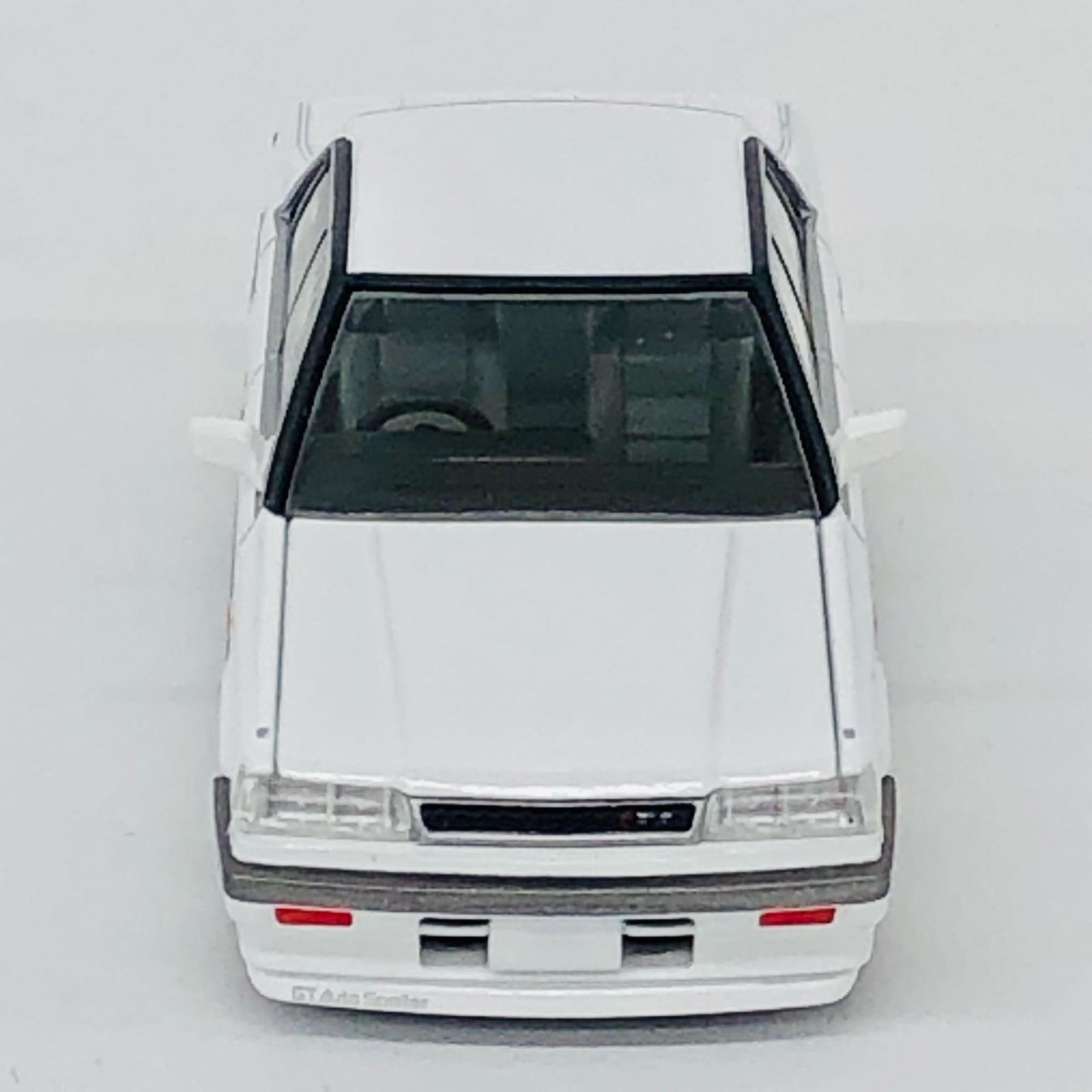 1/64 LV-N301a 日産 スカイライン 4ドアHT GTパサージュ ツインカム24V 87年式(ホワイト) 「トミカリミテッドヴィンテージNEO」 [320548]