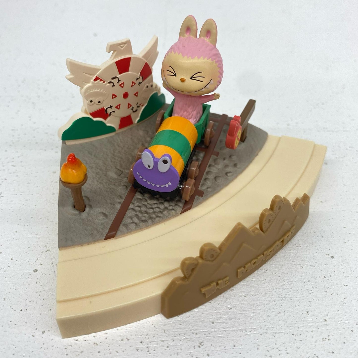 フィギュア Train Charges Forward 「POPMART THE MONSTERS Playing Games」 THE MONSTERS Playing Games【フィギュア】【瀬戸大橋店】