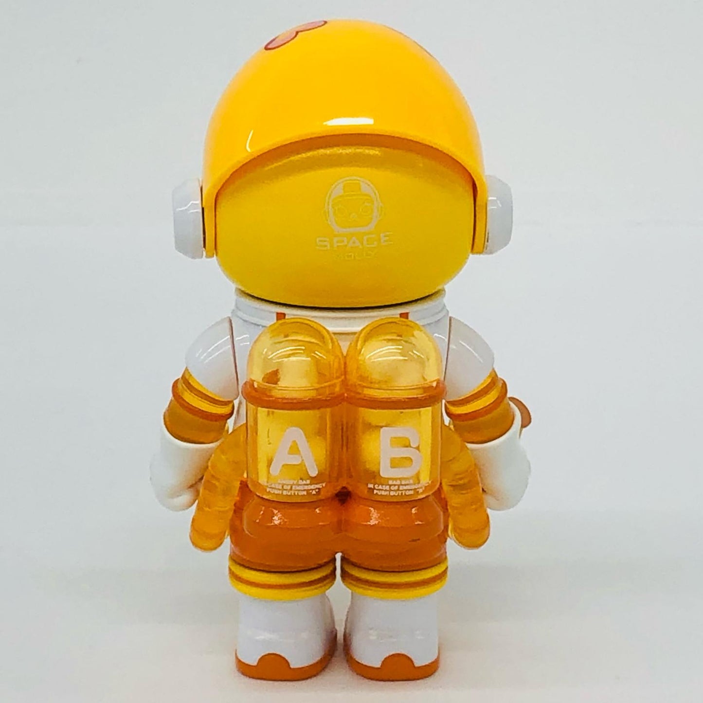 ADMIRATION 「POPMART MEGA SPACE MOLLY 100%×emoji シリーズ【フィギュア】