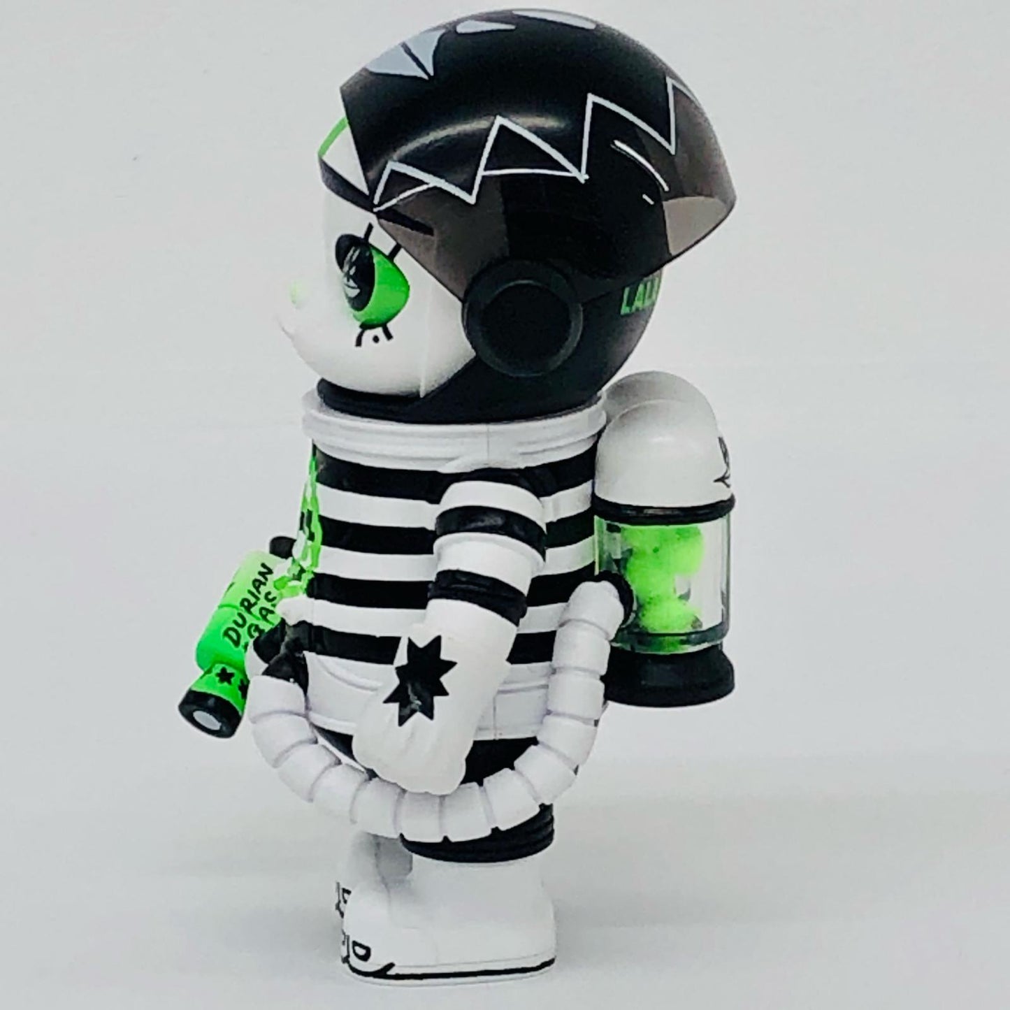 Lala Company-Durian Man (BASIC) 「POPMART MEGA SPACE MOLLY【フィギュア】