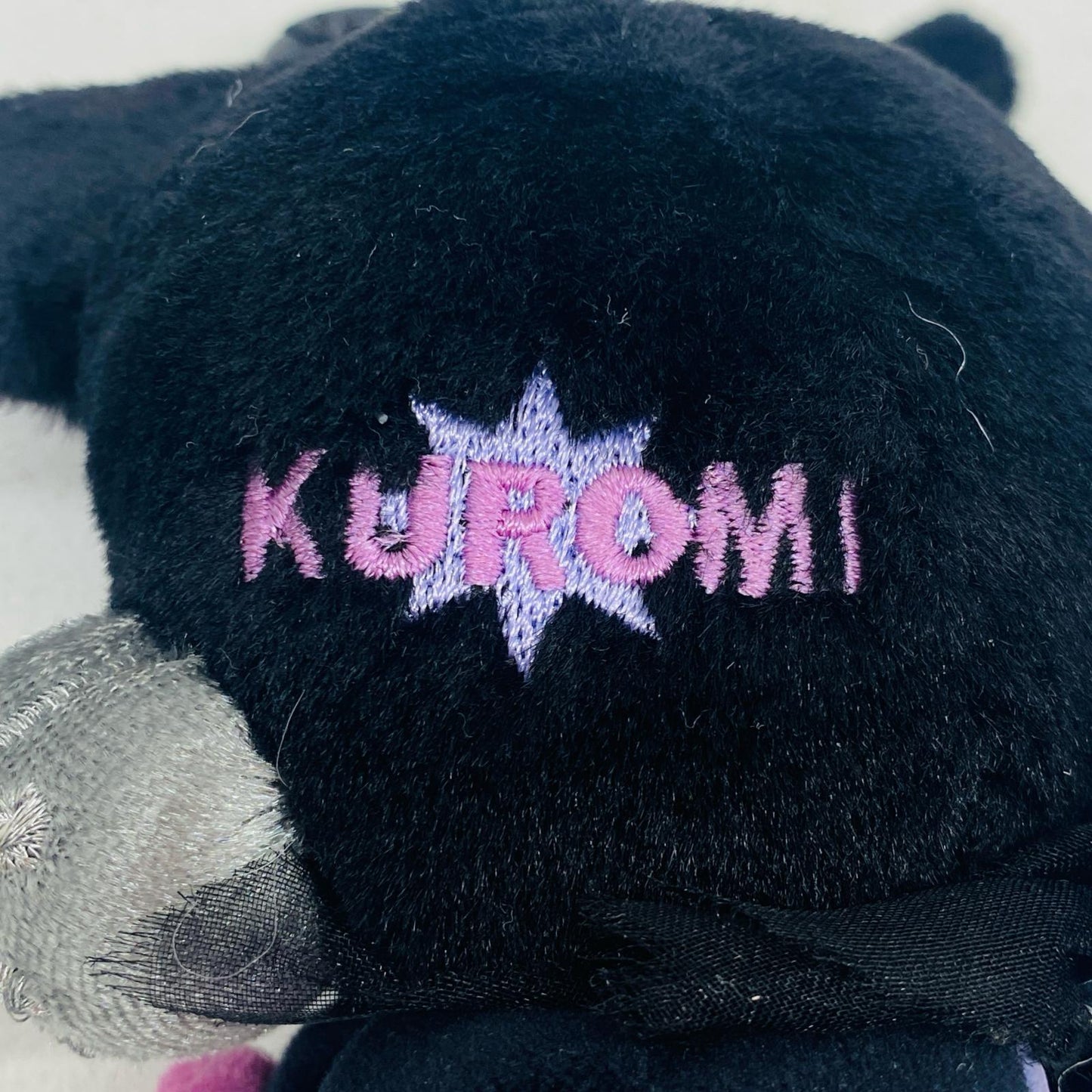 ぬいぐるみ SKULLPANDA×KUROMI ぬいぐるみペンダント 「POPMART SKULLPANDA×サンリオキャラクターズ」 SKULLPANDA×KUROMI SKULLPANDA×サンリオキャラクターズ ぬいぐるみペンダント【加古川物流】