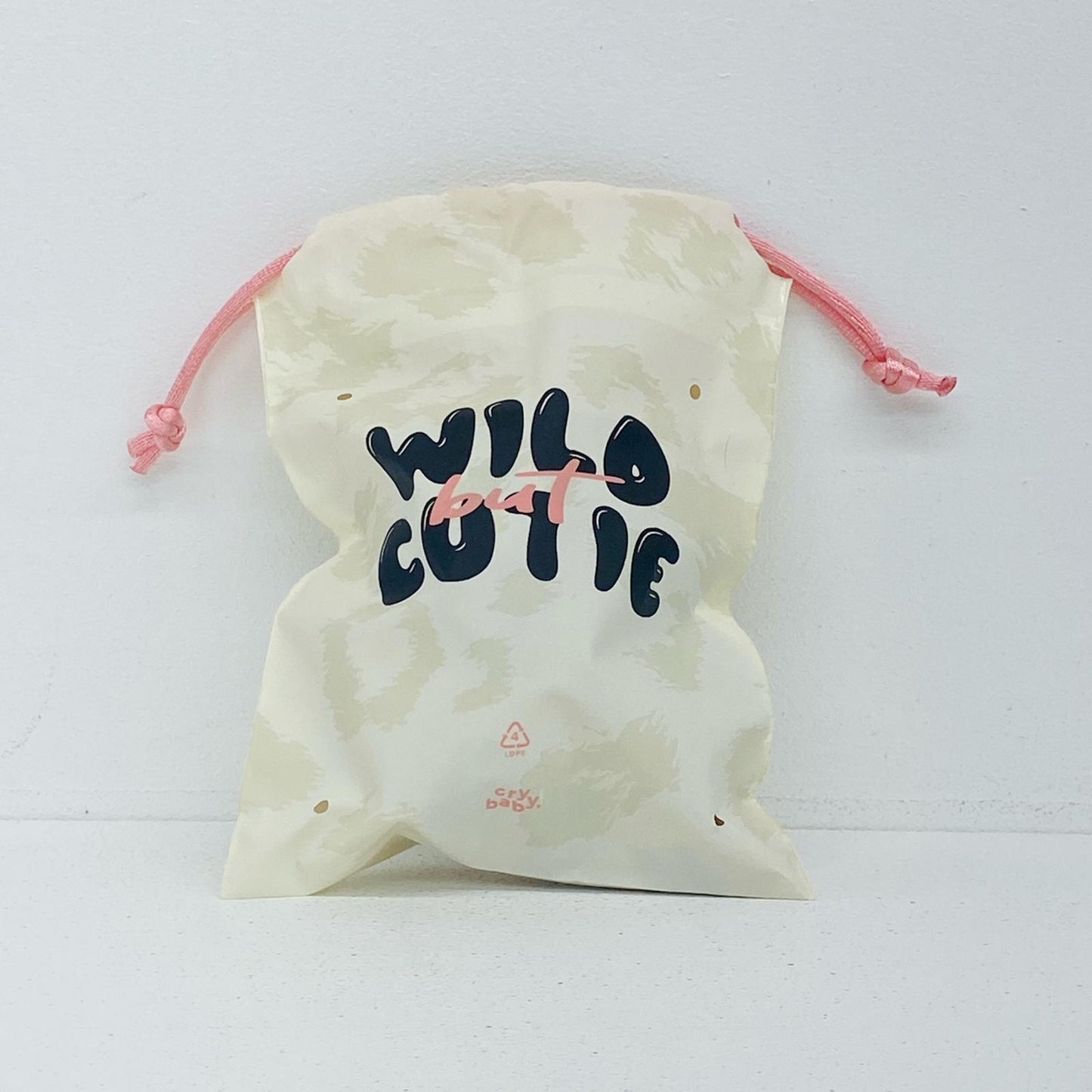 ぬいぐるみ Pink Cutie「CRYBABY Wild but Cutie Seriesビニールぬいぐるみペンダント」 POPMART Pink Cutie CRYBABY Wild but Cutie Series ぬいぐるみペンダント【加古川物流】