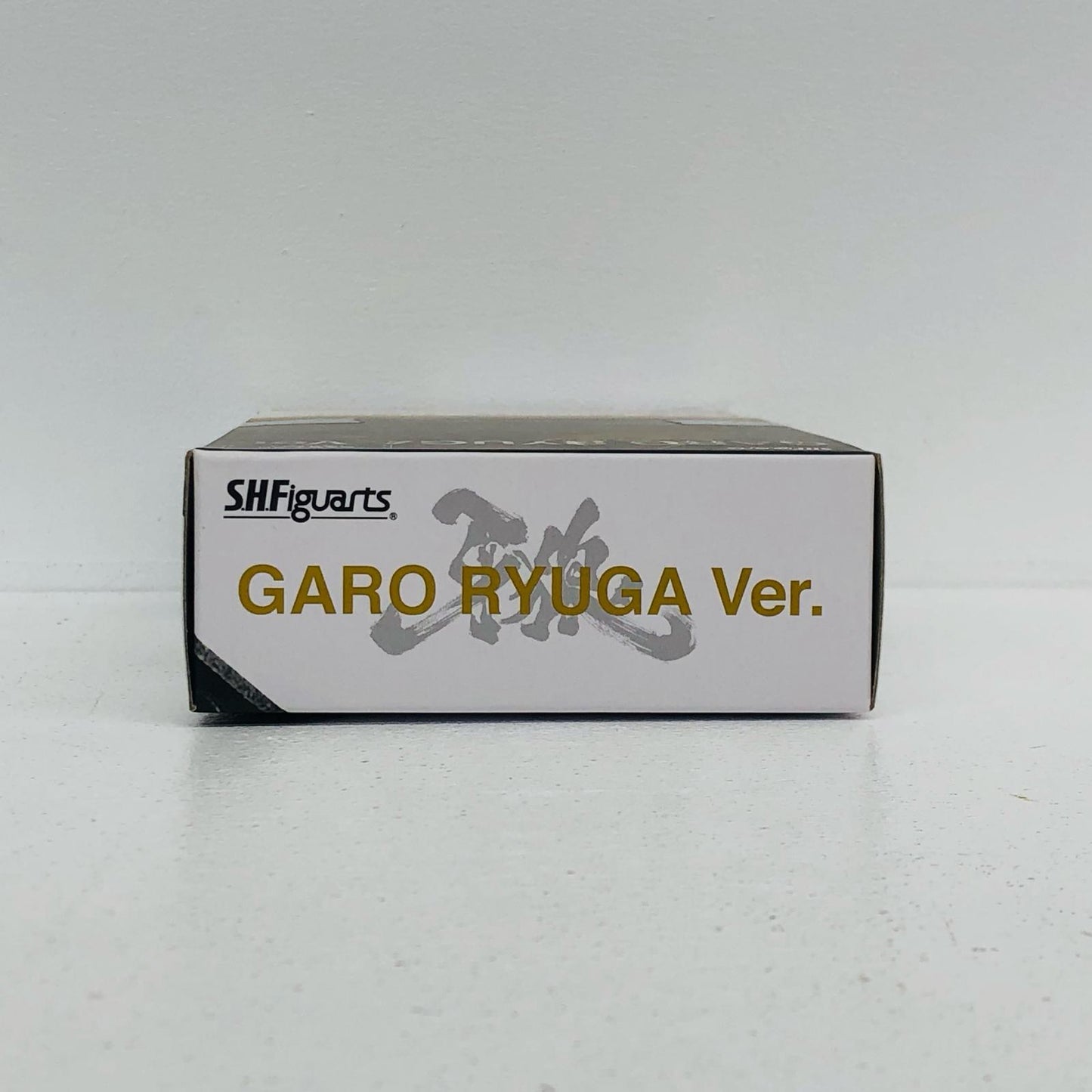 S.H.Figuarts黄金騎士ガロ(流牙Ver.)「牙狼-GARO-～闇を照らす者～」魂ウェブ商店限定【フィギュア】