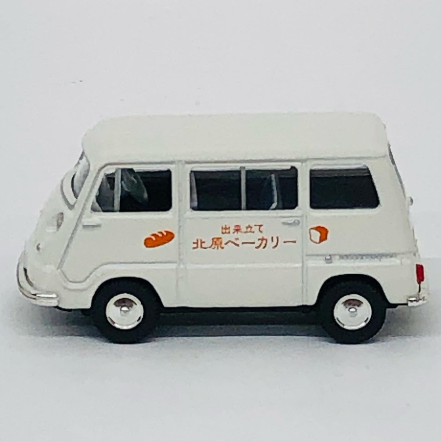 1/64 スバル サンバー ライトバン 北原ベーカリー(ホワイト) 「トミカリミテッドヴィンテージ TOYS CLUB」【フィギュア】