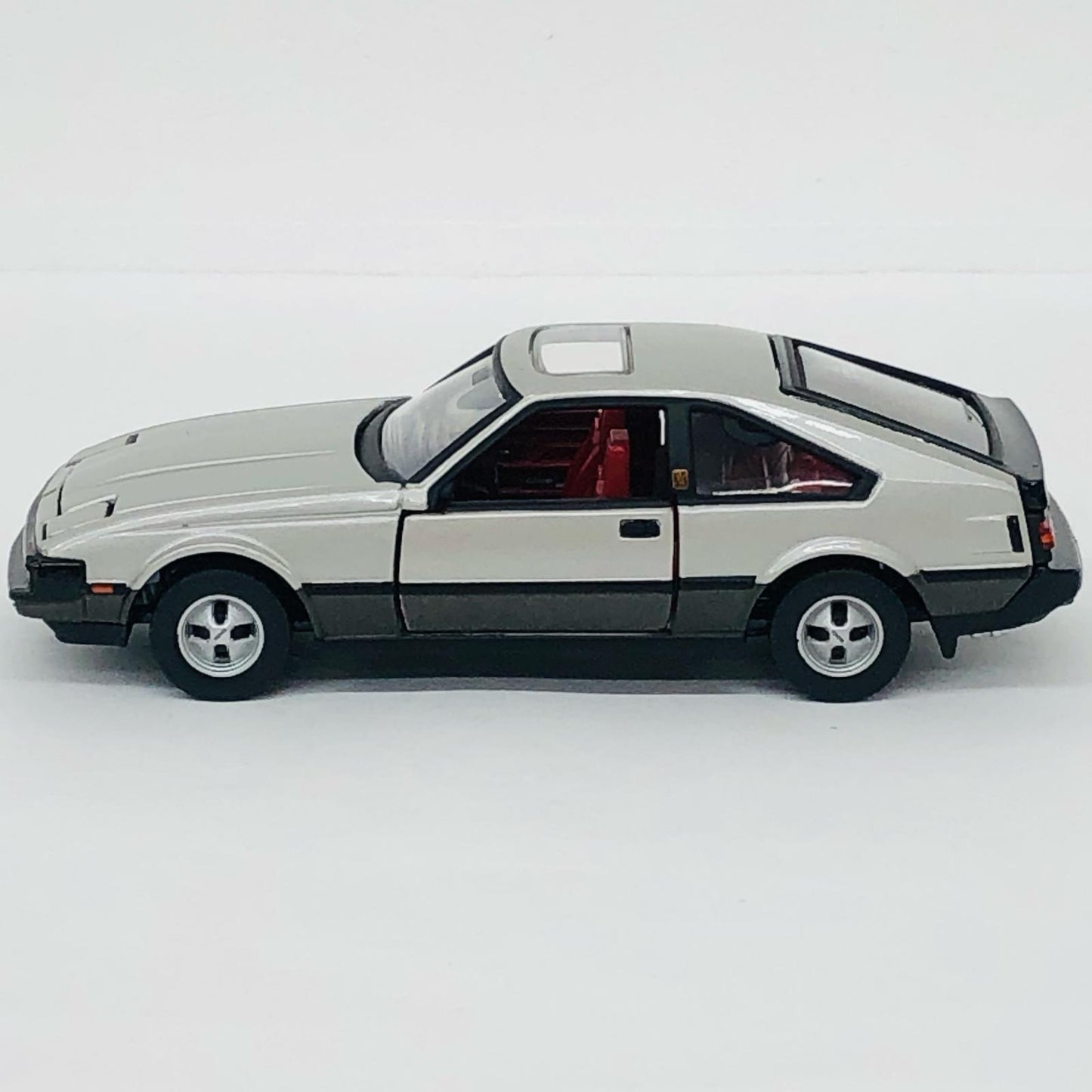 1/43TLS0003トヨタセリカXX2800GT(シルバー×ブラック)「トミカリミテッドSシリーズ」[643326]【フィギュア】