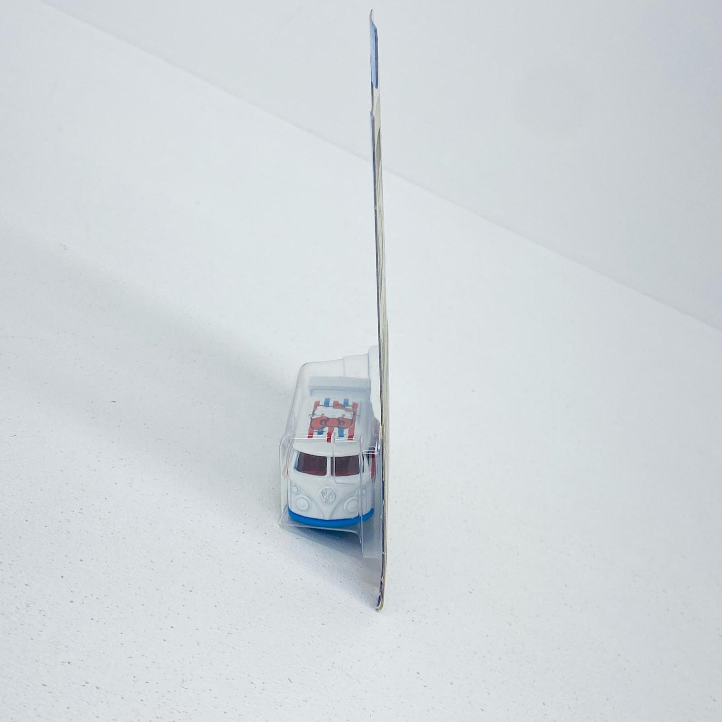 1/64KOOLKOMBIHELLOKITTY(ホワイト×レッド×ブルー)「HotWheelsHWSCREENTIME」[GRX94-M7C5]