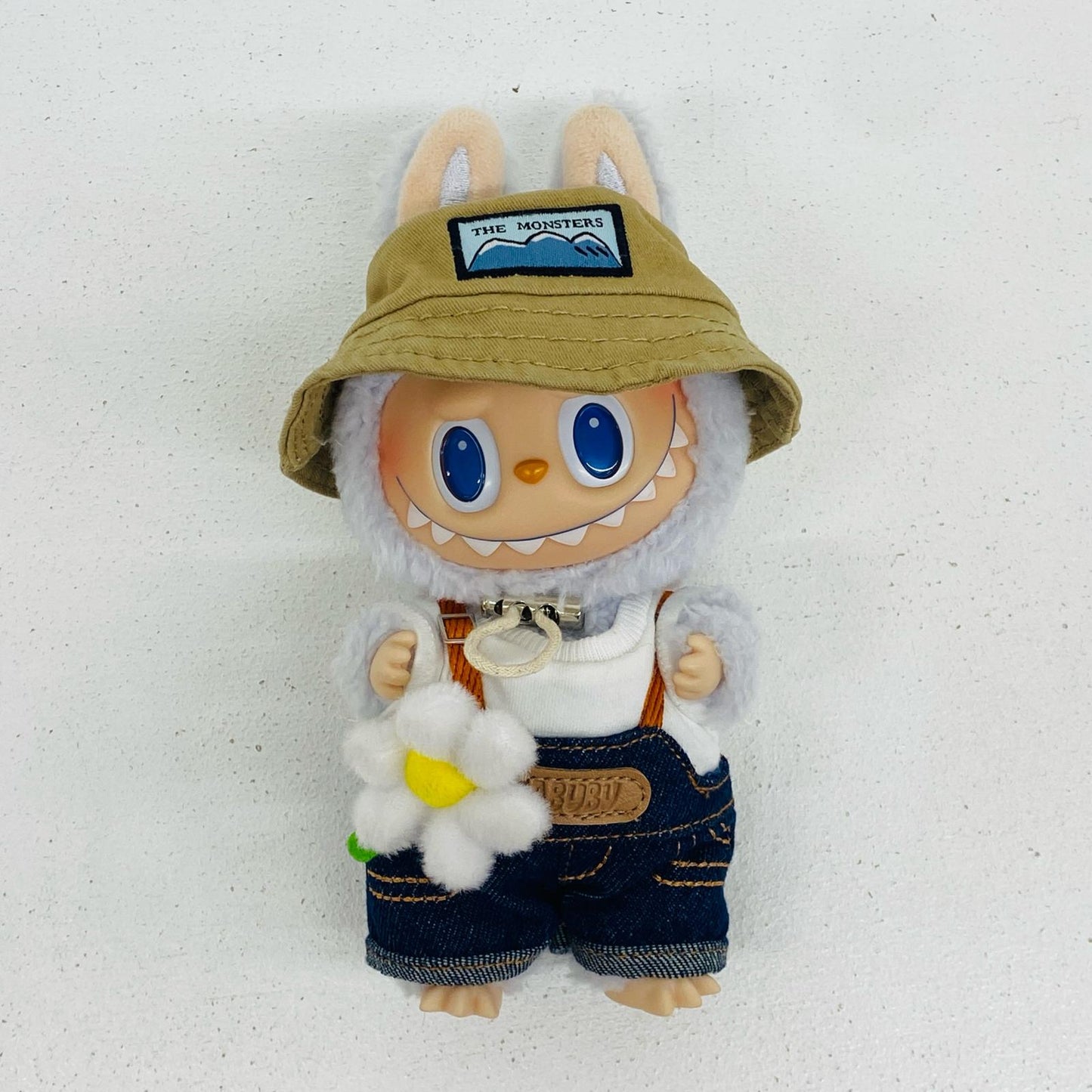 LABUBU THE MONSTERS FALL IN WILD ぬいぐるみペンダント POPMART【フィギュア】