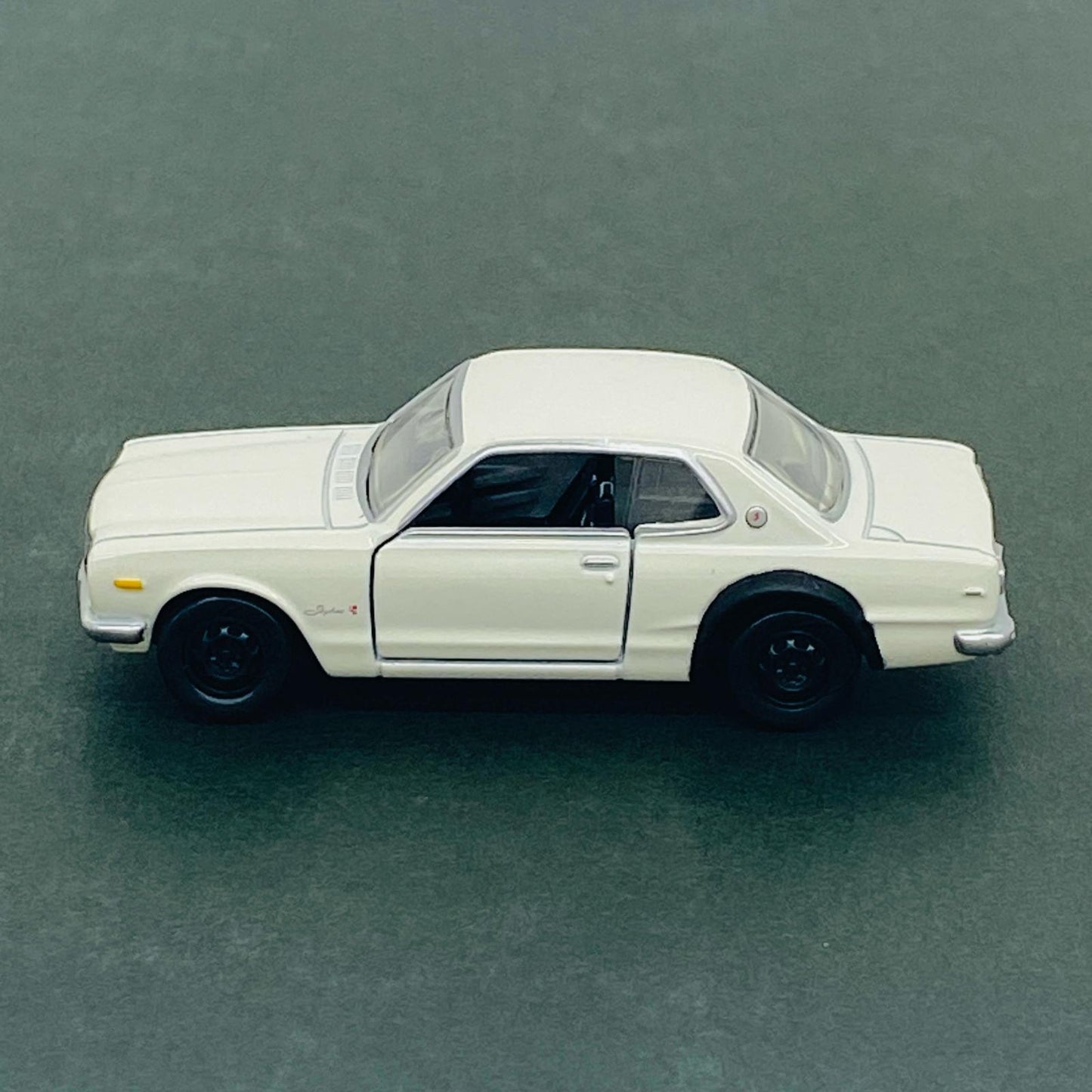 日産スカイラインGT-RKPGC10トミカプレミアム発売記念仕様「トミカプレミアム34」