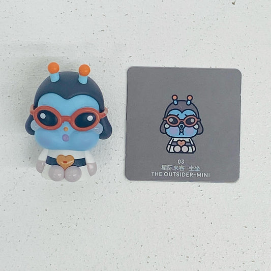 フィギュア The Outsider -Mini 「POPMART CRYBABY CRYING TO THE MOON SITTING シリーズ」 The Outsider CRYBABY CRYING TO THE MOON SITTING【フィギュア】【飾磨店】
