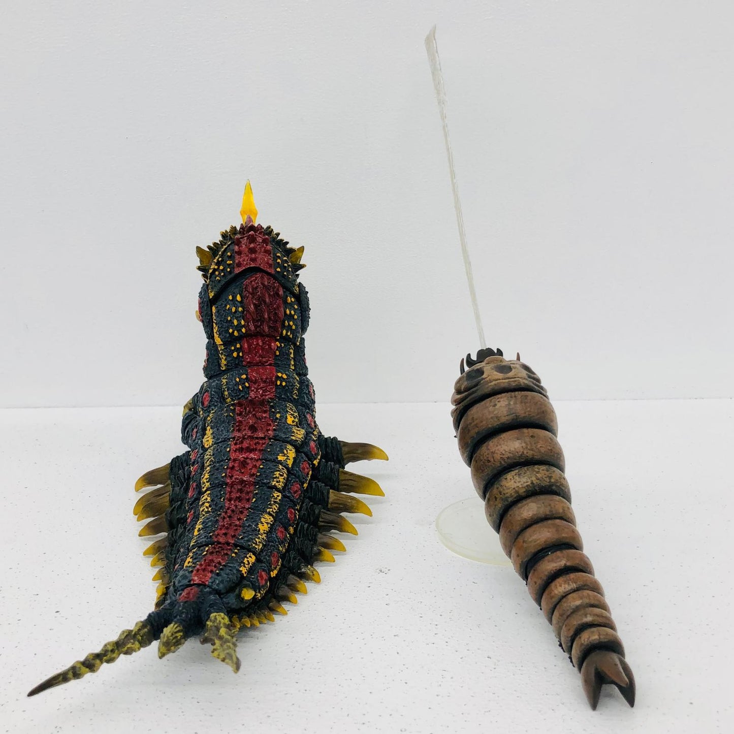 フィギュア S.H.MonsterArtsモスラ(幼虫)＆バトラ(幼虫)セット「ゴジラVSモスラ」魂ウェブ商店限定 モスラ(幼虫)＆バトラ(幼虫)セット S.H.MonsterArts 魂ウェブ商店限定【フィギュア】【加古川物流】