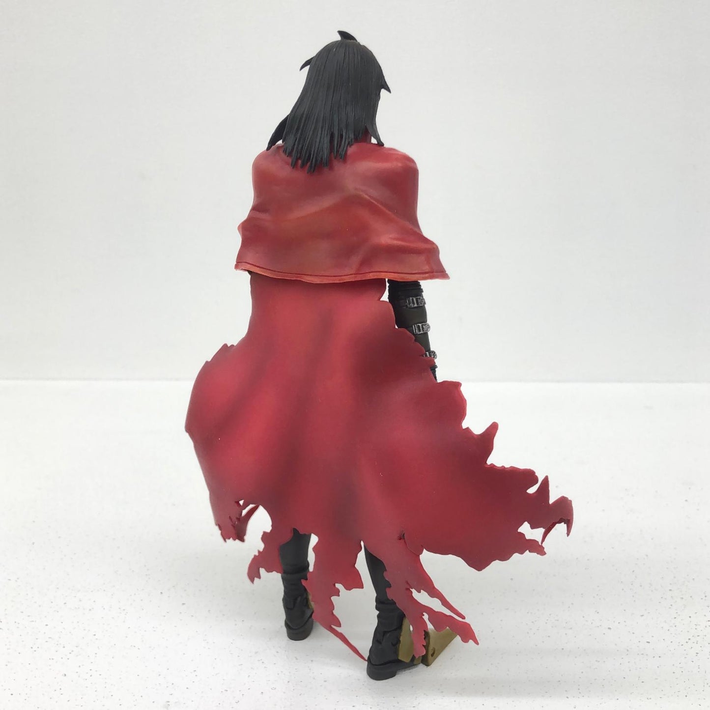 フィギュア PLAYARTSNo.2ヴィンセント・ヴァレンタイン「FINALFANTASYVIIADVENTCHILDREN」 PLAYARTSNo.2ヴィンセント・ヴァレンタイン PLAY ARTS【フィギュア】【加古川物流】