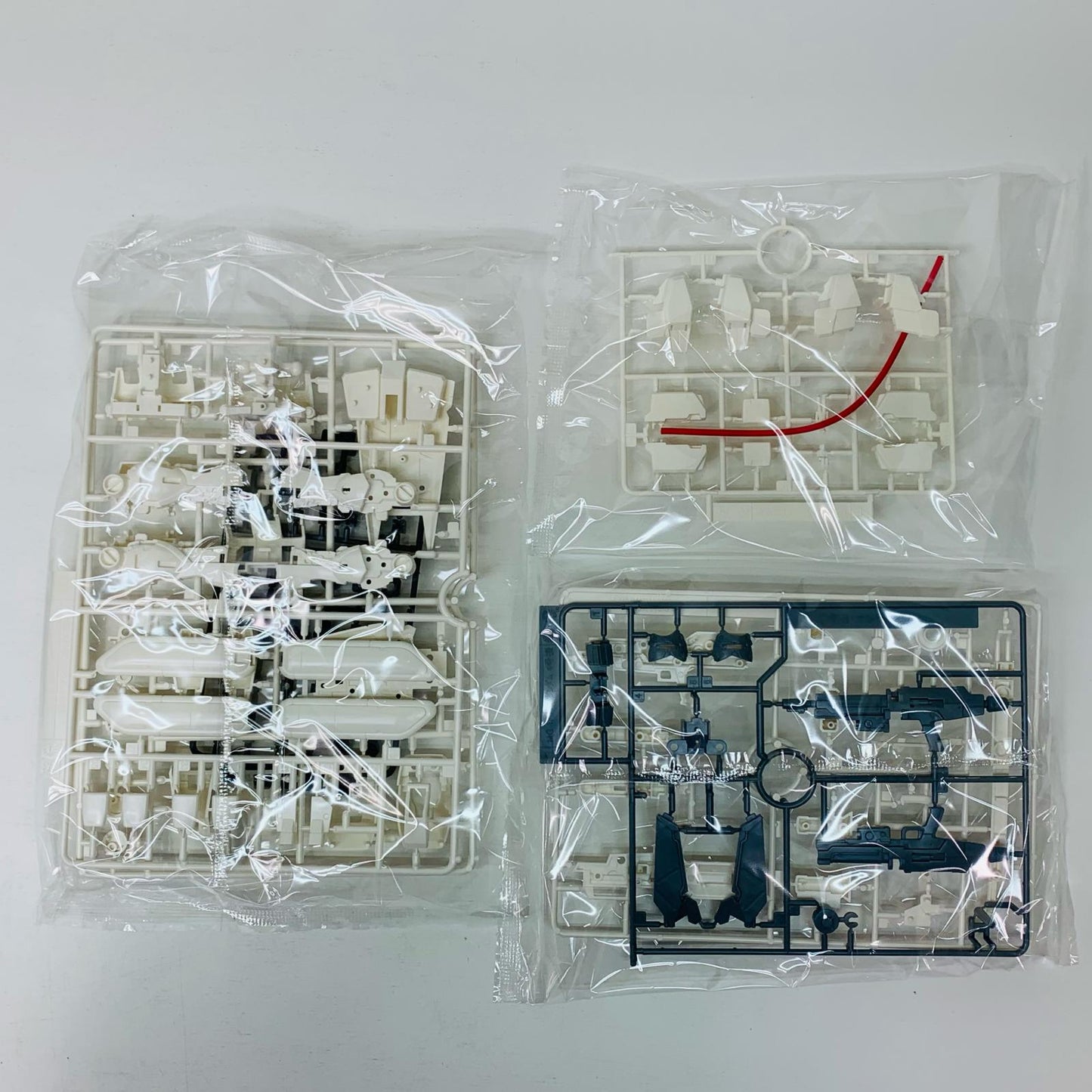 プラモデル 1/100MGRX-78-4ガンダム4号機「機動戦士ガンダム外伝宇宙、閃光の果てに…」[5062837] MGRX-78-4ガンダム4号機 MG 5062837【加古川物流】