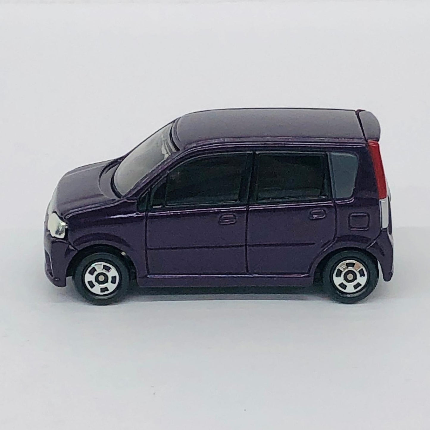 おもちゃ・玩具 1/57ダイハツムーヴカスタム(パープル/赤箱)「トミカNo.20」 ダイハツムーヴカスタム 赤箱 ''1/57【加古川物流】