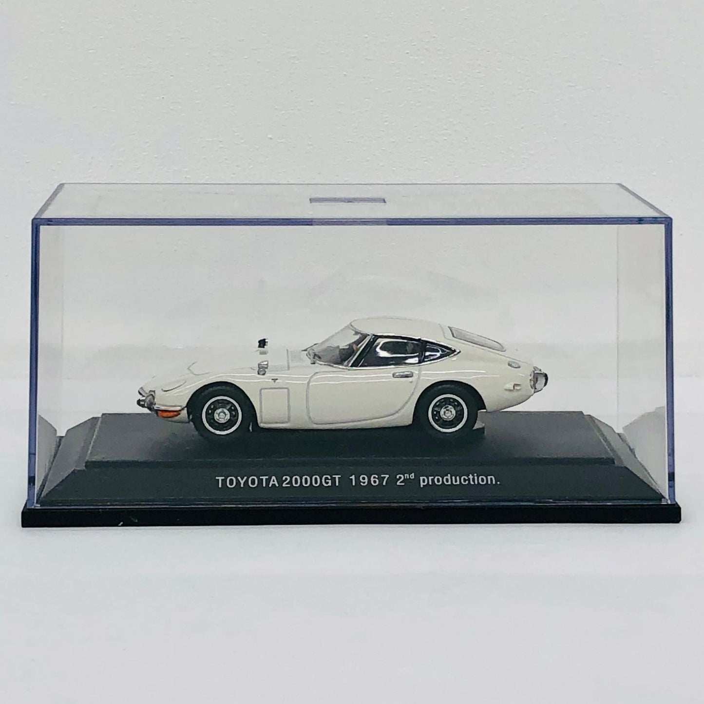 おもちゃ・玩具 1/43TOYOTA2000GT(ホワイト)「Oldies」[43104] TOYOTA 2000GT 1/43スケール 43104【加古川物流】