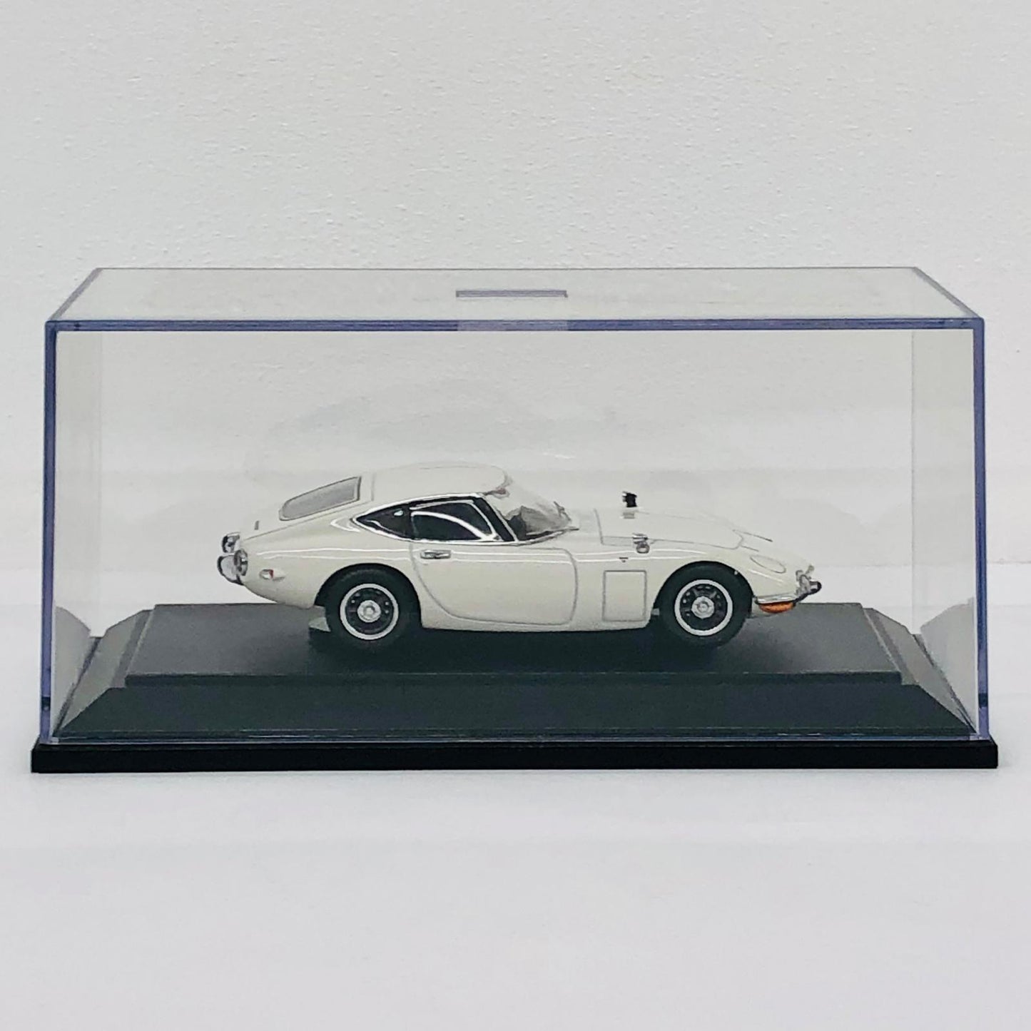 おもちゃ・玩具 1/43TOYOTA2000GT(ホワイト)「Oldies」[43104] TOYOTA 2000GT 1/43スケール 43104【加古川物流】