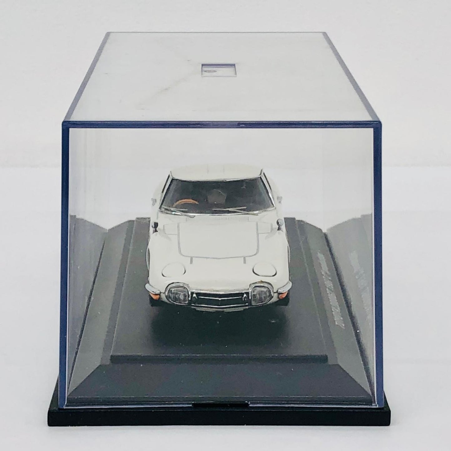 おもちゃ・玩具 1/43TOYOTA2000GT(ホワイト)「Oldies」[43104] TOYOTA 2000GT 1/43スケール 43104【加古川物流】