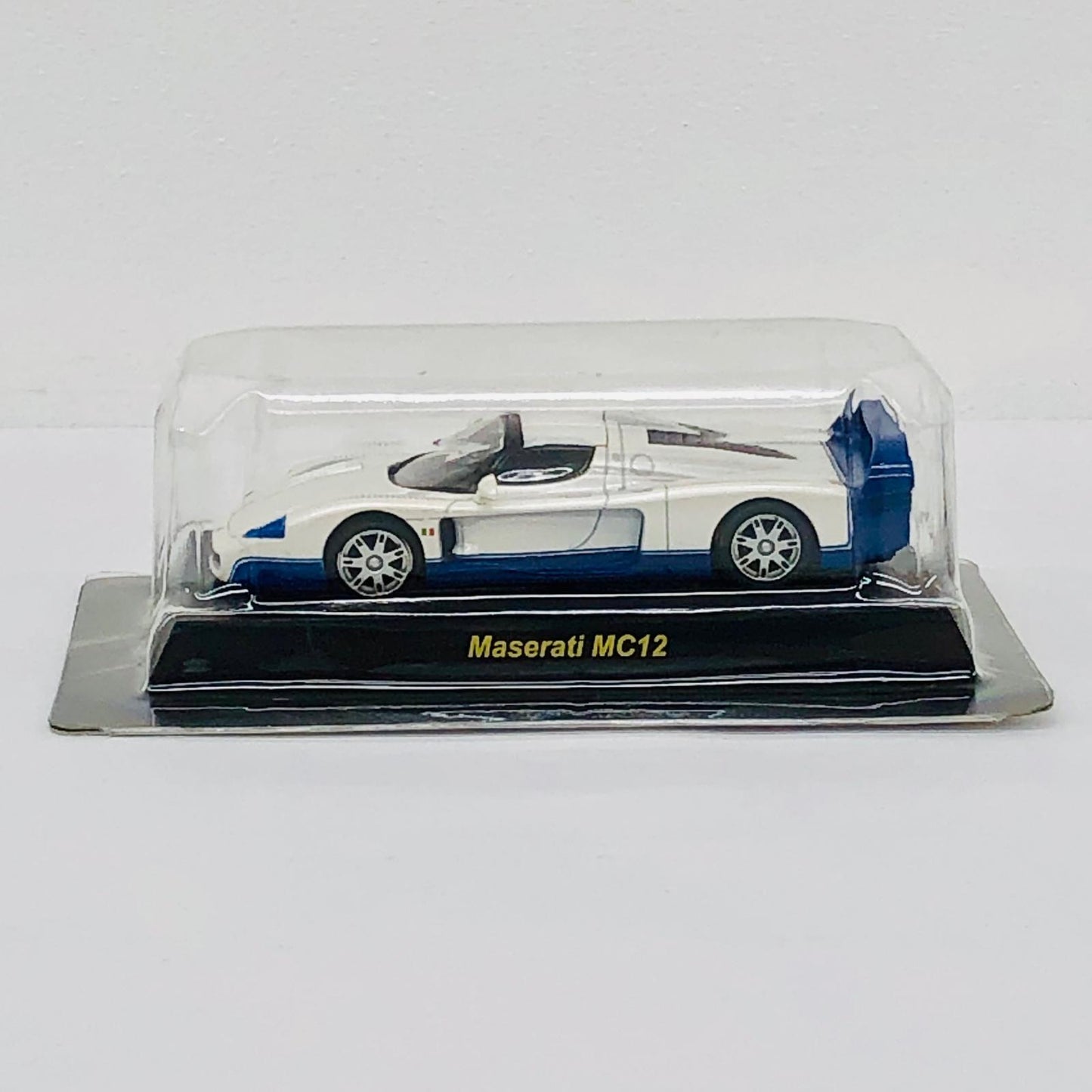 おもちゃ・玩具 1/64MaseratiMC12(ホワイト×ブルー)「マセラッティミニカーコレクション」サークルK・サンクス限定 Maserati MC12 1/64スケール サークルK・サンクス限定【加古川物流】
