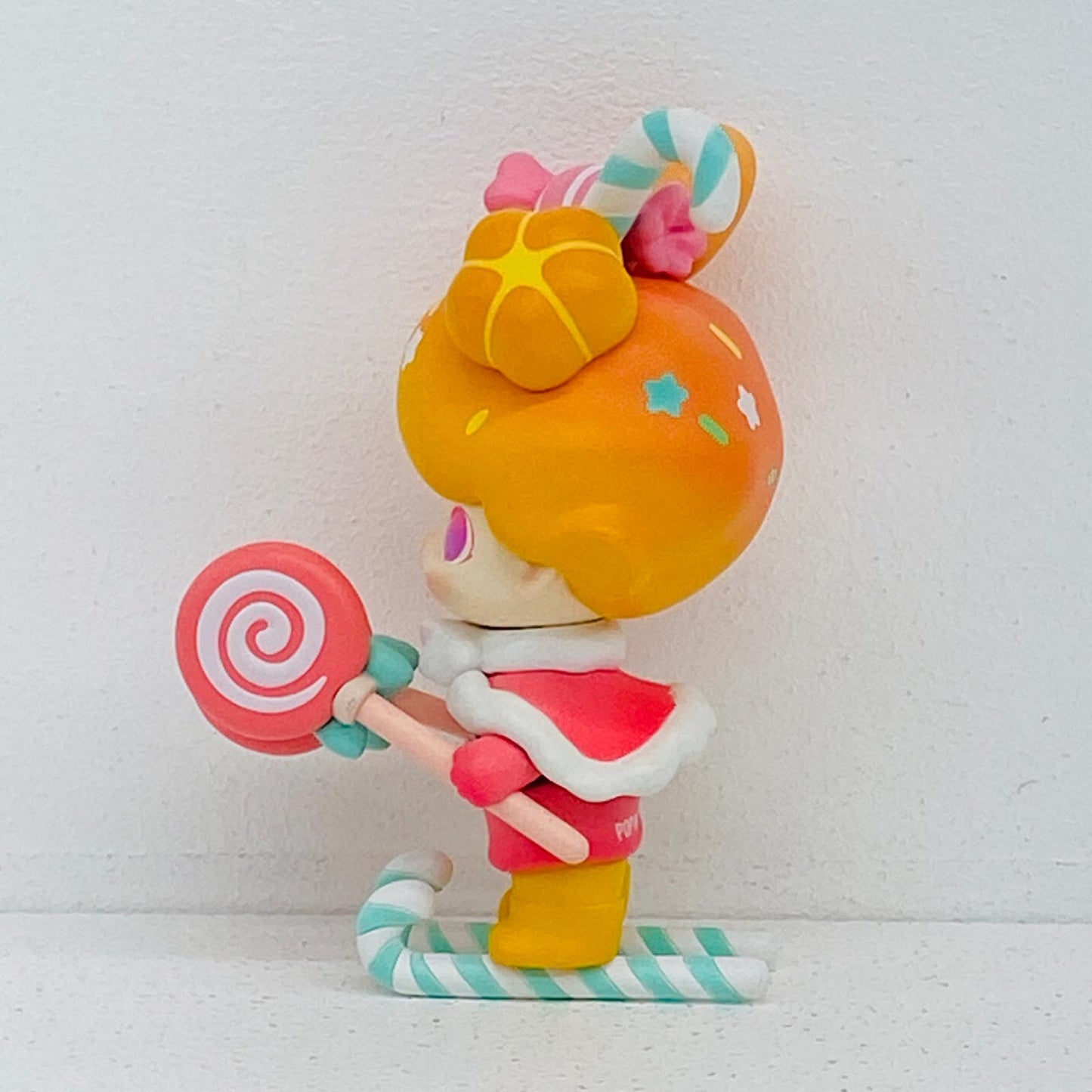 フィギュア Candy 「POPMART DIMOO Christmas クリスマス 2020シリーズ」 Candy DIMOO Christmas クリスマス 2020【フィギュア】【加古川物流】