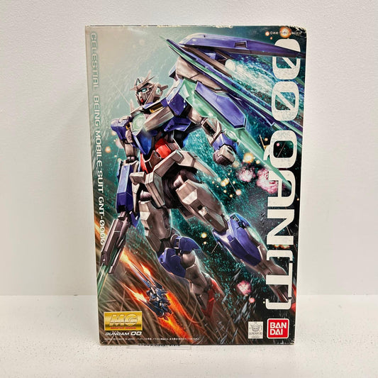 プラモデル 1/100MGGNT-0000ダブルオークアンタ「劇場版機動戦士ガンダム00(ダブルオー)-AwakeningoftheTrailblazer-」[0165654] GNT-0000ダブルオークアンタ MG 165654【イオン広店】