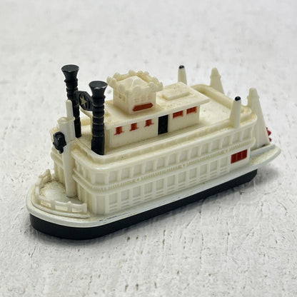 おもちゃ・玩具 1/445 蒸気船マークトウェイン号 東京ディズニーランド(ホワイト/中国製) 「トミカ ディズニービークルコレクション」 東京ディズニーリゾート限定 蒸気船マークトウェイン号 東京ディズニーリゾート限定 ''1/445【加古川物流】