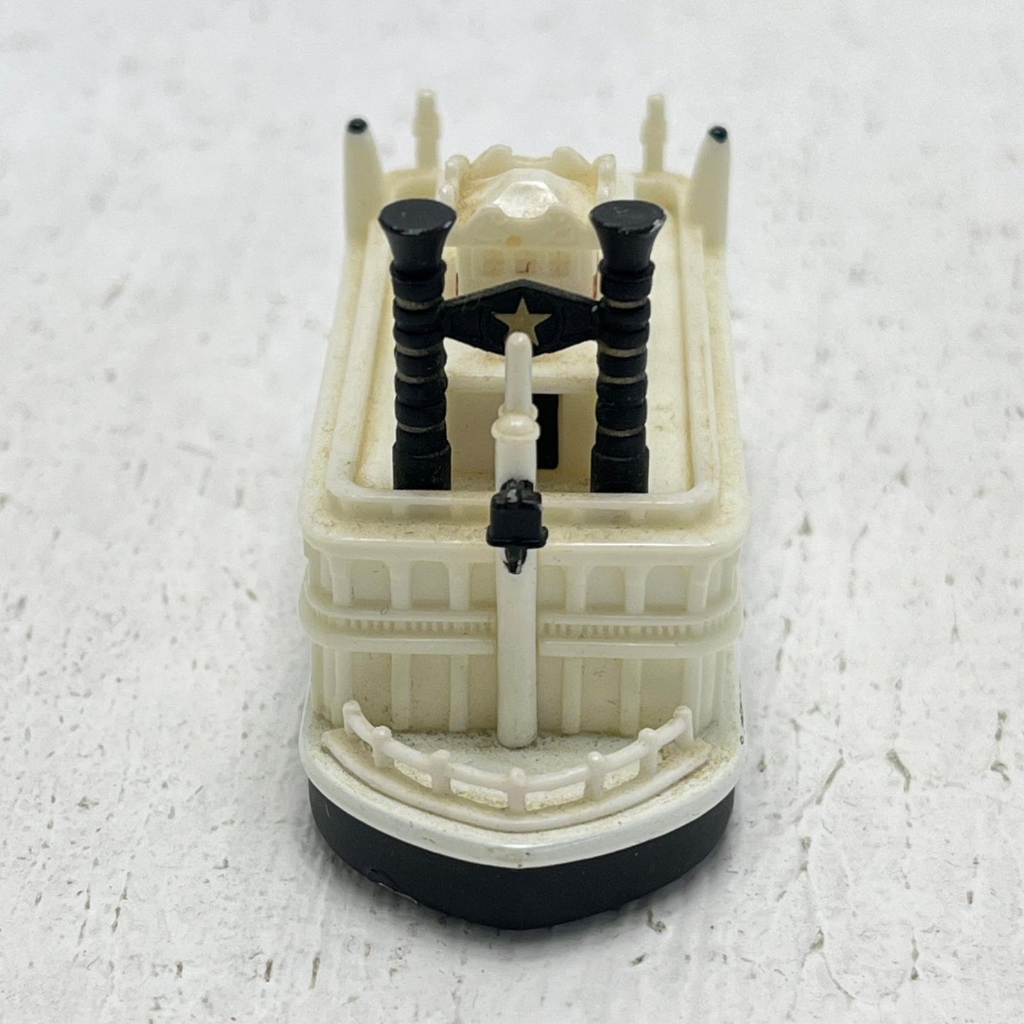 おもちゃ・玩具 1/445 蒸気船マークトウェイン号 東京ディズニーランド(ホワイト/中国製) 「トミカ ディズニービークルコレクション」 東京ディズニーリゾート限定 蒸気船マークトウェイン号 東京ディズニーリゾート限定 ''1/445【加古川物流】