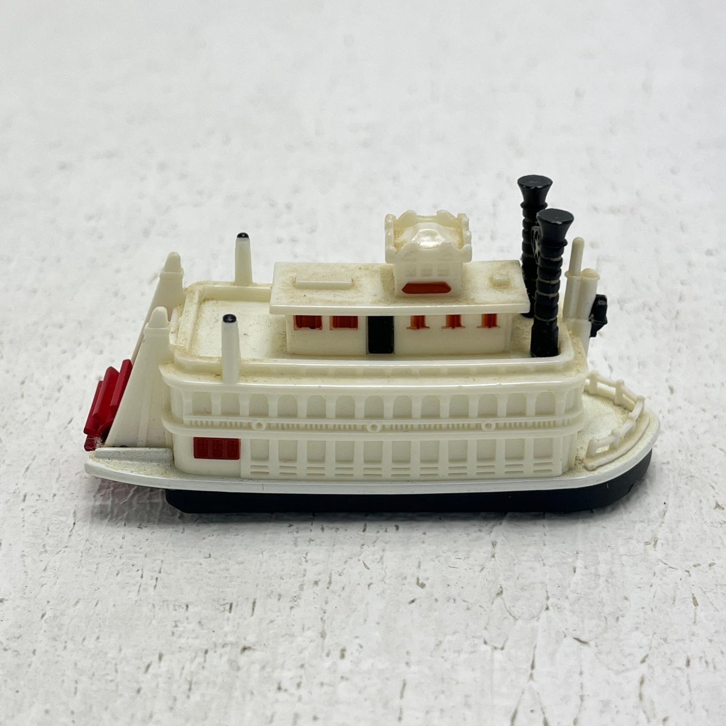 おもちゃ・玩具 1/445 蒸気船マークトウェイン号 東京ディズニーランド(ホワイト/中国製) 「トミカ ディズニービークルコレクション」 東京ディズニーリゾート限定 蒸気船マークトウェイン号 東京ディズニーリゾート限定 ''1/445【加古川物流】
