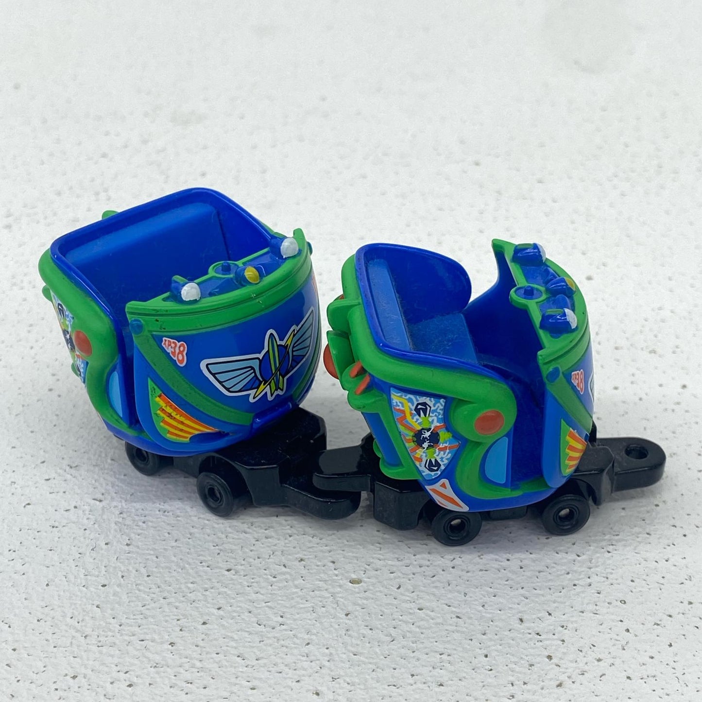 おもちゃ・玩具 ディズニー トミカ スペースクルーザー 「バズ ディズニー トミカ スペースクルーザー【加古川物流】