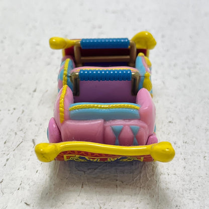 おもちゃ・玩具 ジャスミンのフライングカーペット(ピンク×ブルー×イエロー)「トミカディズニービークルコレクション」東京ディズニーリゾート限定 ジャスミンのフライングカーペット 東京ディズニーリゾート限定【加古川物流】