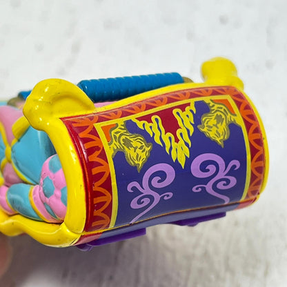 おもちゃ・玩具 ジャスミンのフライングカーペット(ピンク×ブルー×イエロー)「トミカディズニービークルコレクション」東京ディズニーリゾート限定 ジャスミンのフライングカーペット 東京ディズニーリゾート限定【加古川物流】