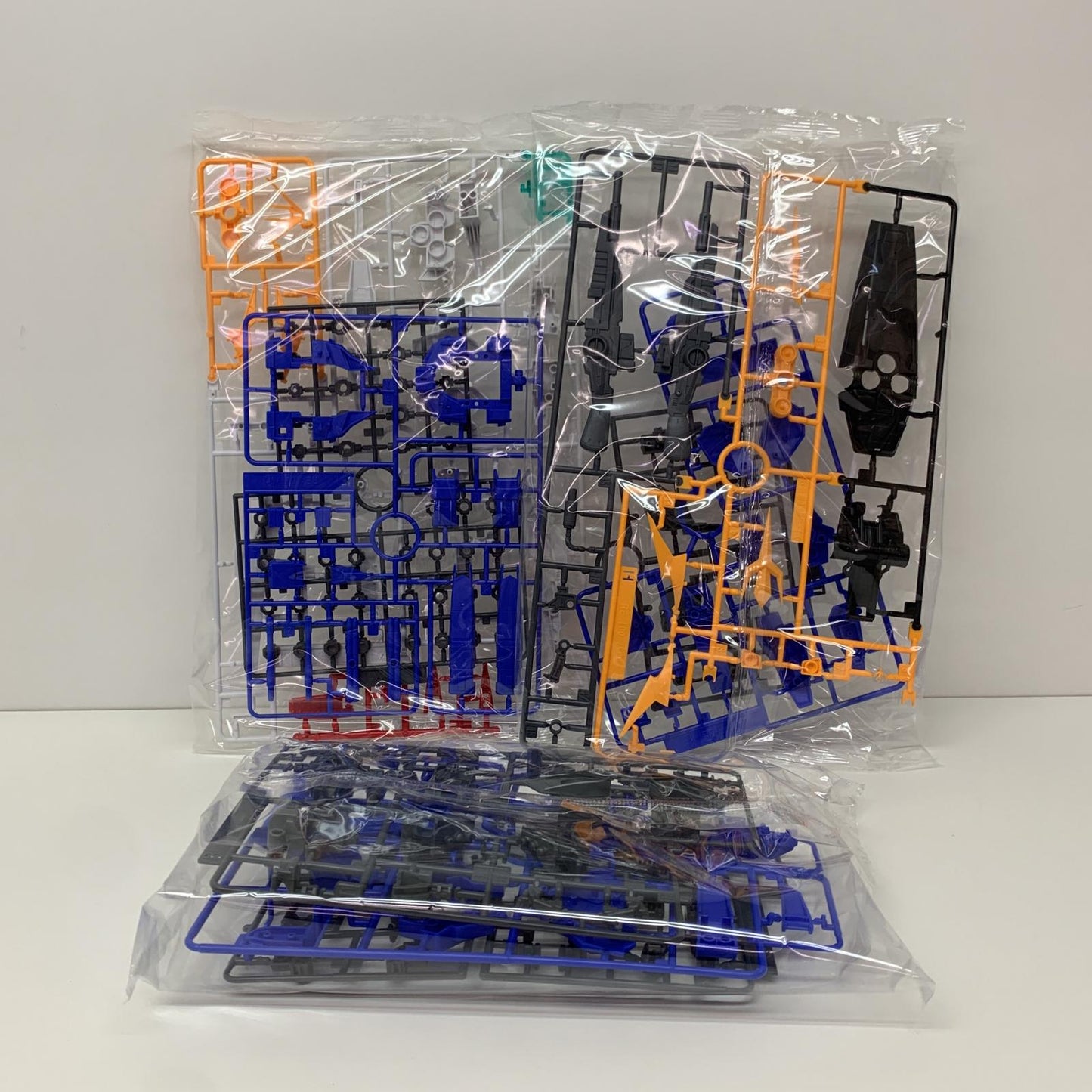 プラモデル 1/100RE/100ガンダムリントヴルム「ガンダムビルドダイバーズGeniusHeadLine」プレミアムバンダイ限定[5063406] ガンダムリントヴルム RE/100 プレミアムバンダイ限定 5063406【加古川物流】