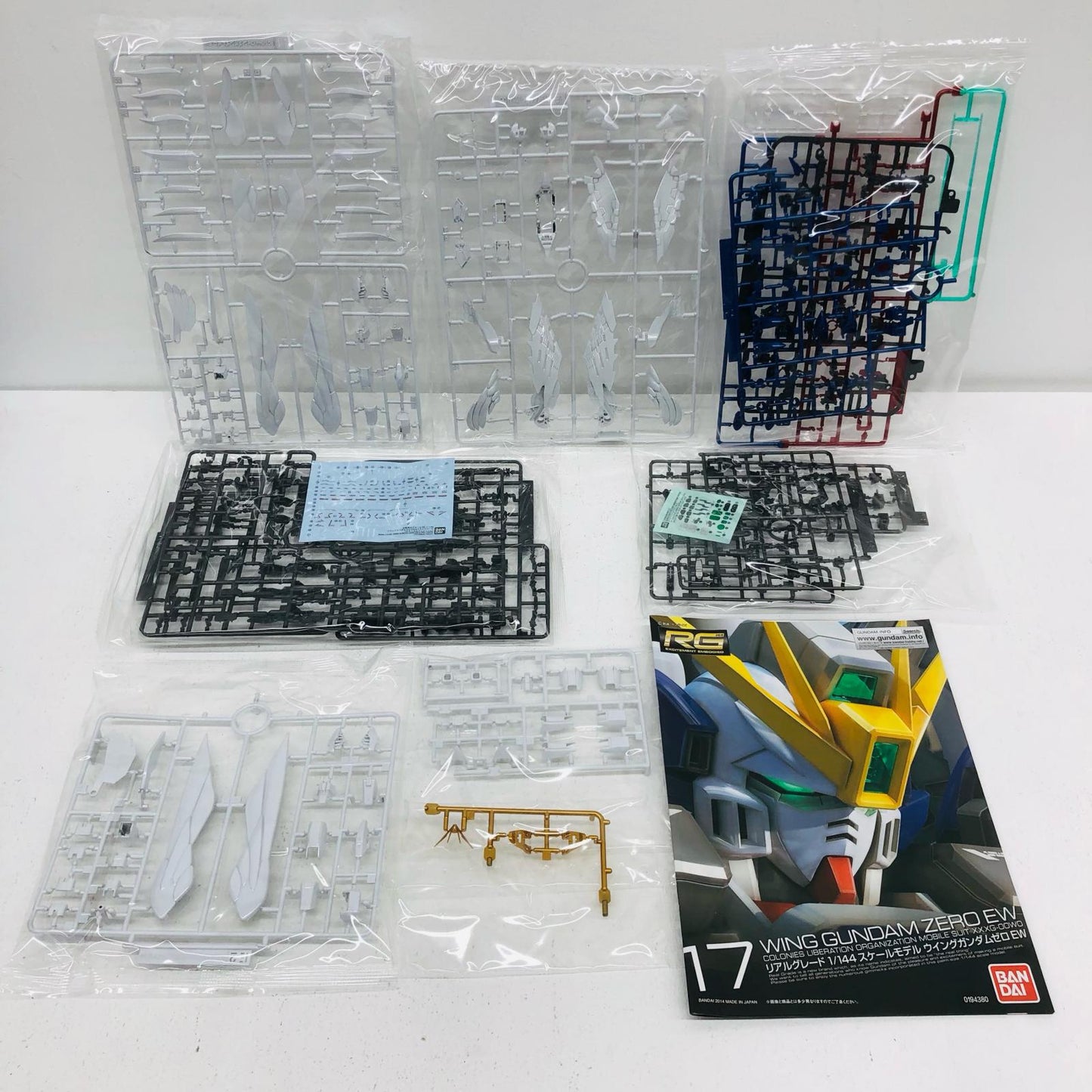 プラモデル 1/144RGXXXG-00W0ウイングガンダムゼロEW＆ドライツバークチタニウムフィニッシュ「新機動戦記ガンダムWEndlessWaltz」プレミアムバンダイ限定[5055378] XXXG-00W0ウイングガンダムゼロEW＆ドライツバークチタニウムフィニッシュ RG プレミアムバンダイ限定 5055378【加古川物流】