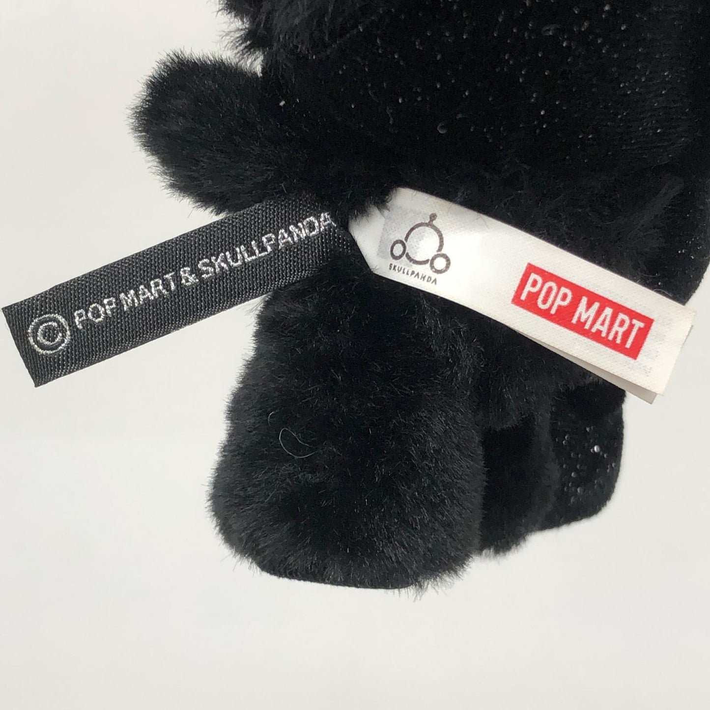 ぬいぐるみ Darkness「SKULLPANDA You Found Me! シリーズ ぬいぐるみペンダント」 Darkness SKULLPANDA You Found Me! ぬいぐるみペンダント【加古川物流】