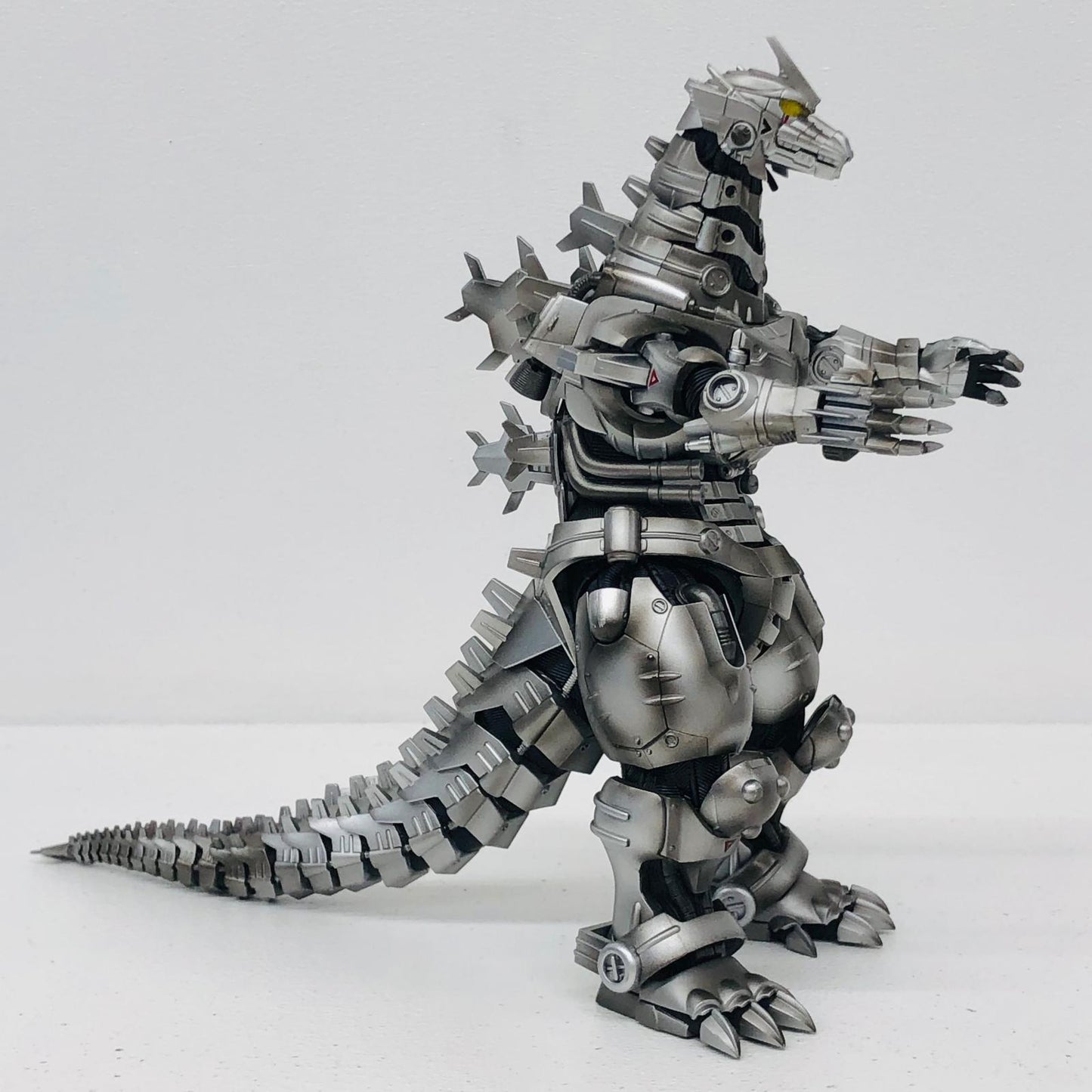 フィギュア S.H.MonsterArts3式機龍(重武装型/高機動型)「ゴジラ×モスラ×メカゴジラ東京SOS」魂ウェブ商店限定 3式機龍(重武装型/高機動型) S.H.MonsterArts 魂ウェブ商店限定【フィギュア】【加古川物流】