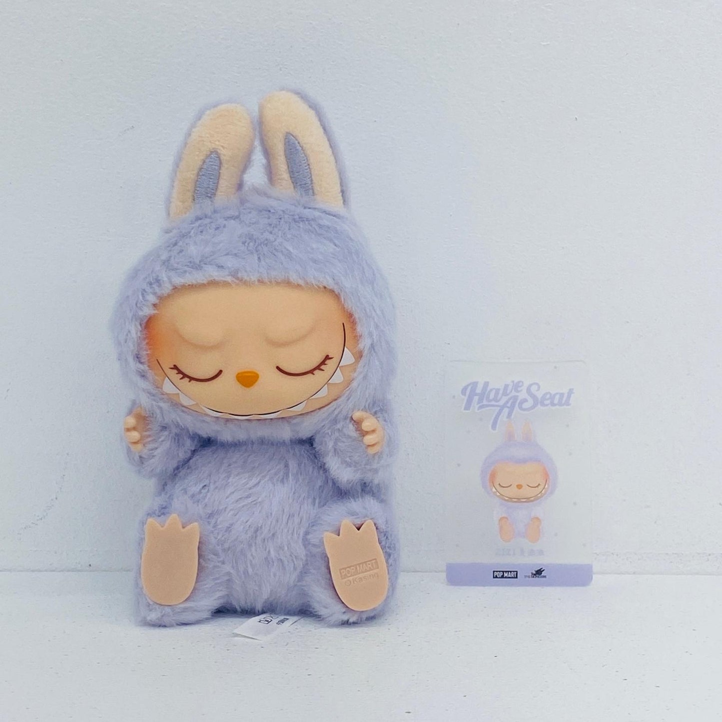 ぬいぐるみ ZIZI 「POP MART THE MONSTERS Have a Seat ぬいぐるみマスコット」POPMART ZIZI THE MONSTERS Have a Seat ぬいぐるみマスコット【加古川物流】