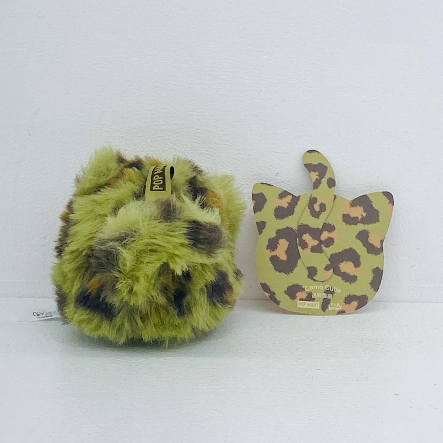 ぬいぐるみ Camo Cutie「CRYBABY Wild but Cutie Seriesビニールぬいぐるみペンダント」 POPMART Camo Cutie CRYBABY Wild but Cutie Series ビニールぬいぐるみペンダント【加古川物流】