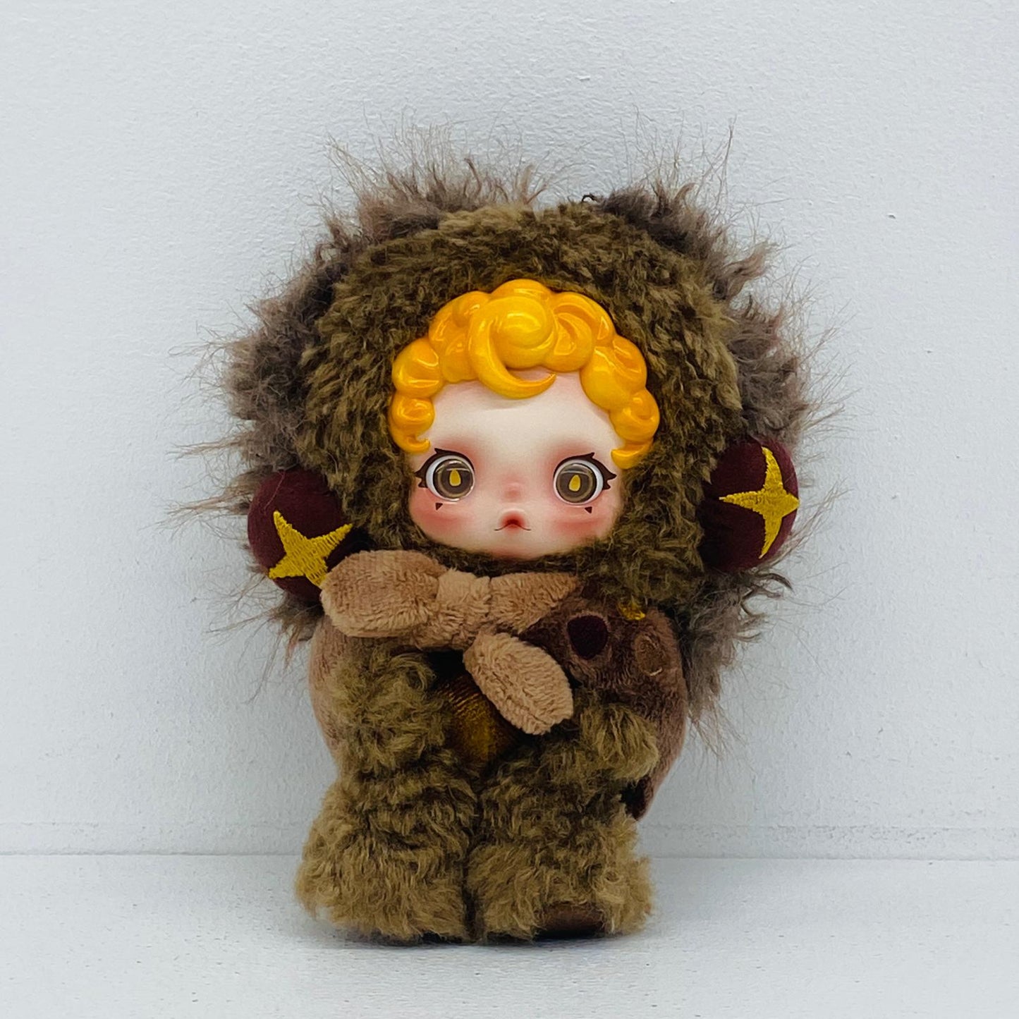 ぬいぐるみ Sneaky Chestnut「SKULLPANDA You Found Me! シリーズ ぬいぐるみペンダント」 Sneaky Chestnut You Found Me! ぬいぐるみペンダント【加古川物流】