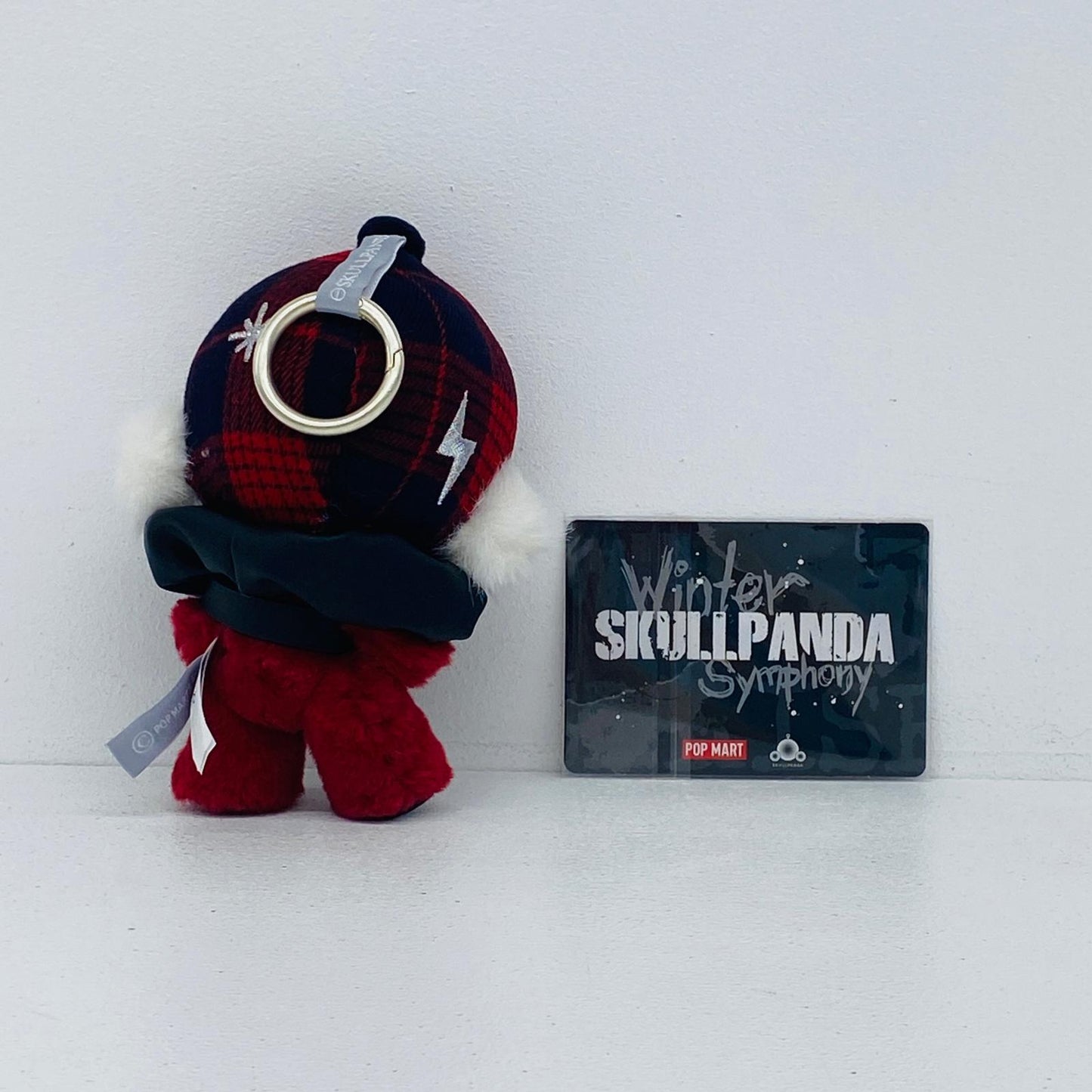 ぬいぐるみ Rock On「SKULLPANDA Winter Symphony シリーズ ぬいぐるみペンダント」 Rock On SKULLPANDA Winter Symphony ぬいぐるみペンダント【加古川物流】