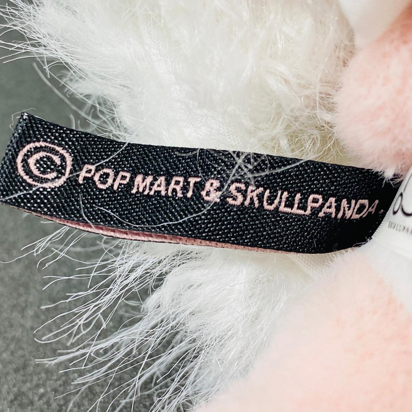 ぬいぐるみ Ghostie「SKULLPANDA You Found Me! シリーズ ぬいぐるみペンダント」 Ghostie SKULLPANDA You Found Me! ぬいぐるみペンダント【加古川物流】