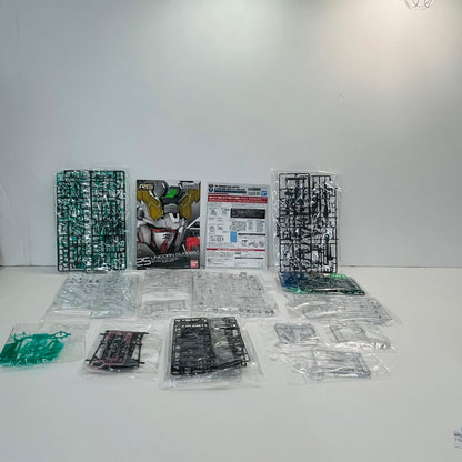 プラモデル 1/144RGRX-0ユニコーンガンダム(最終決戦仕様)[スペシャルコーティング]「機動戦士ガンダムUC」ガンダムベース限定[5061253] RX-0ユニコーンガンダム RG ガンダムベース限定 5061253【加古川物流】